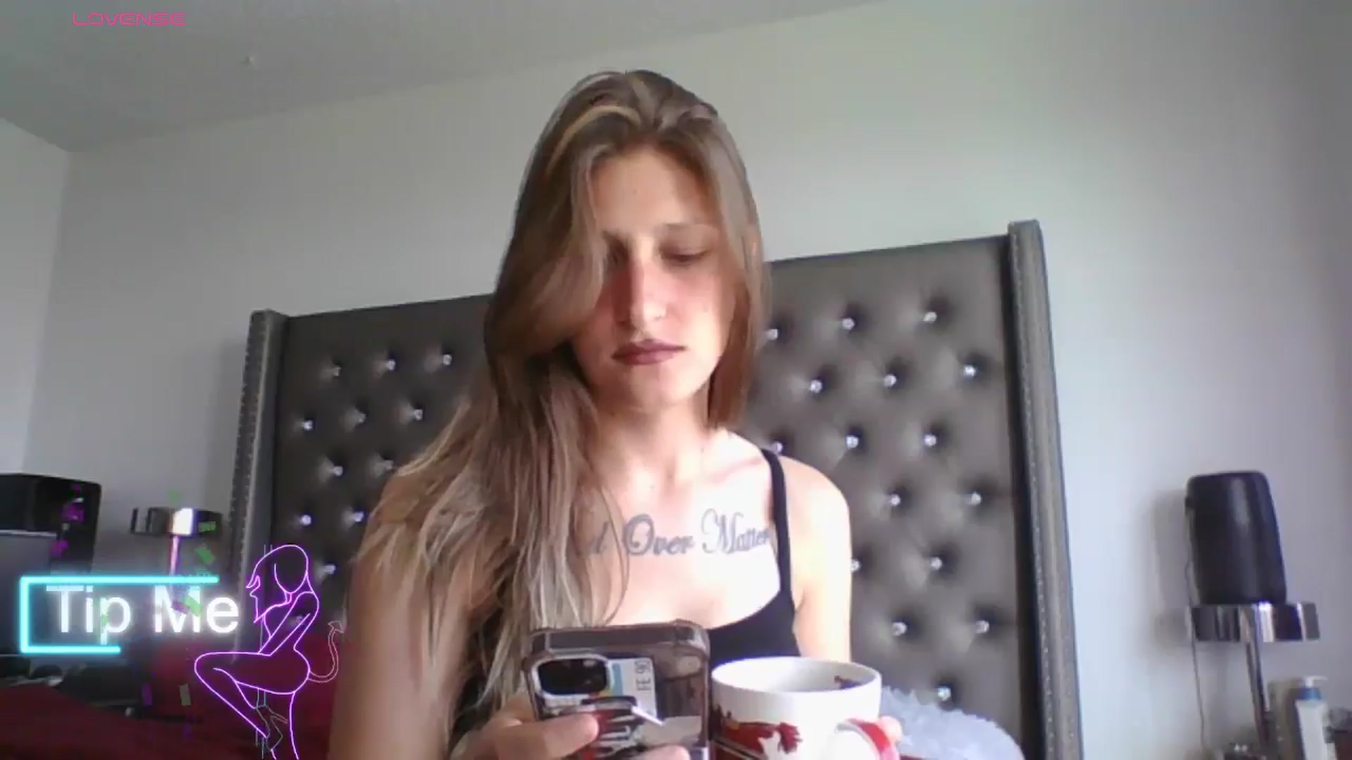 Gallery image thumbnail from Kezzlovesyou's myfreecams stream on, 06/21/2025, 23:28 image 6 of 20
