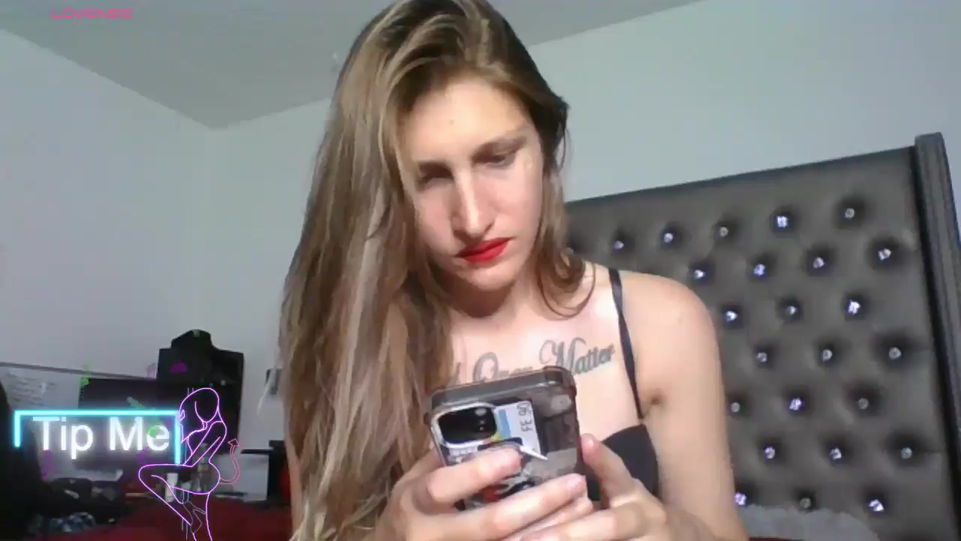 Gallery image thumbnail from Kezzlovesyou's myfreecams stream on, 06/29/2025, 05:44 image 8 of 20