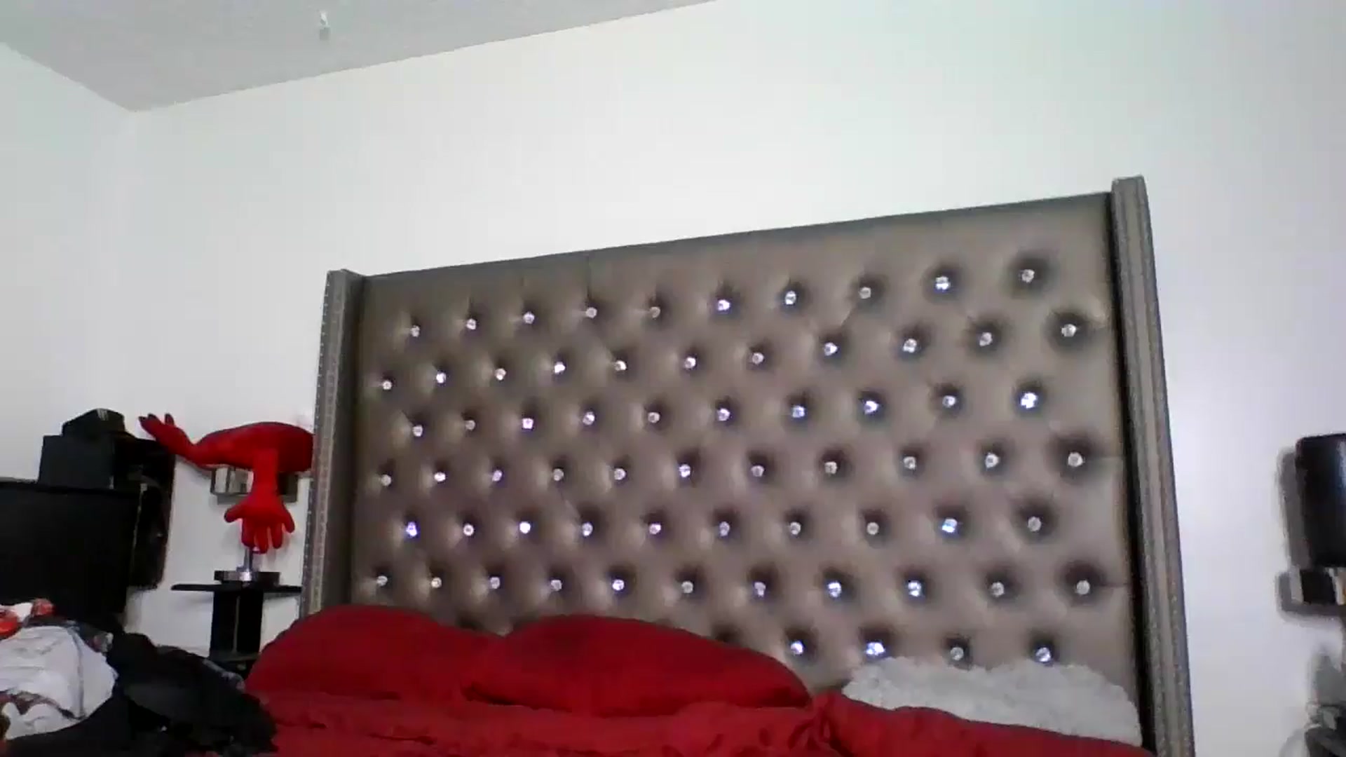 Gallery image thumbnail from Kezzlovesyou's myfreecams stream on, 07/01/2025, 04:43 image 19 of 20