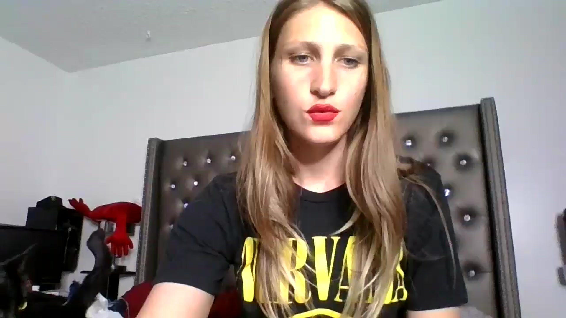 Gallery image thumbnail from Kezzlovesyou's myfreecams stream on, 07/01/2025, 06:09 image 4 of 20