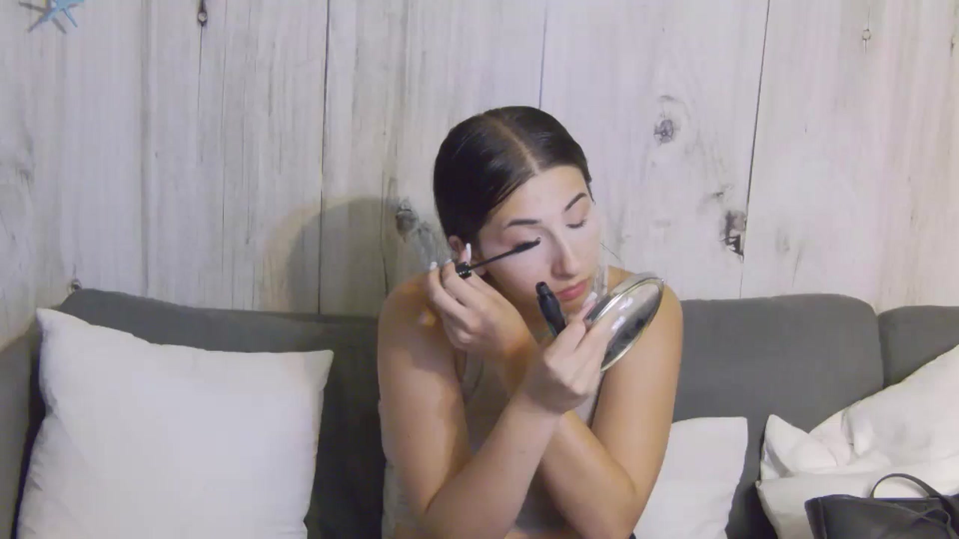 Gallery image thumbnail from Khadijaa's myfreecams stream on, 07/16/2024, 14:34 image 17 of 20