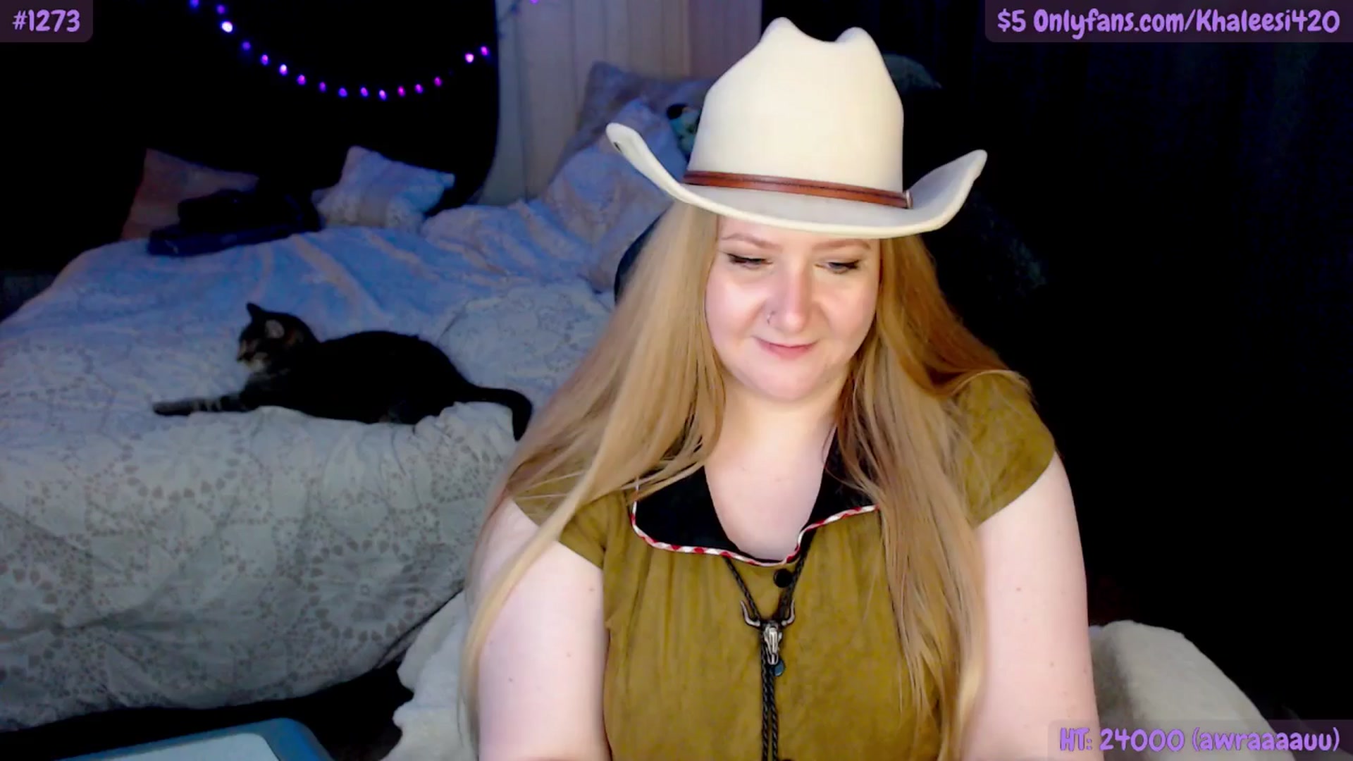 Gallery image thumbnail from Khaleesi420's myfreecams stream on, 10/18/2025, 09:29 image 17 of 20