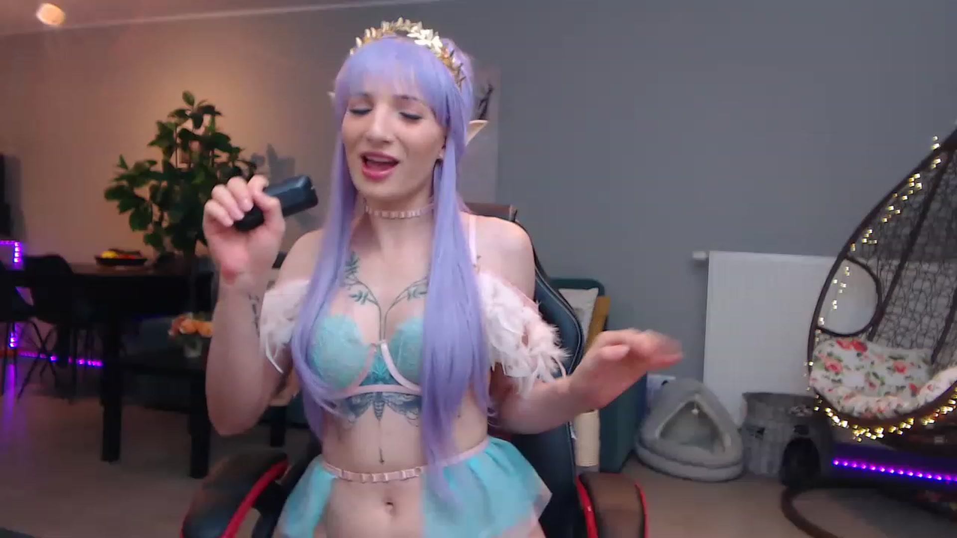 Gallery image thumbnail from KhalessiST's myfreecams stream on, 02/17/2023, 09:22 image 6 of 20