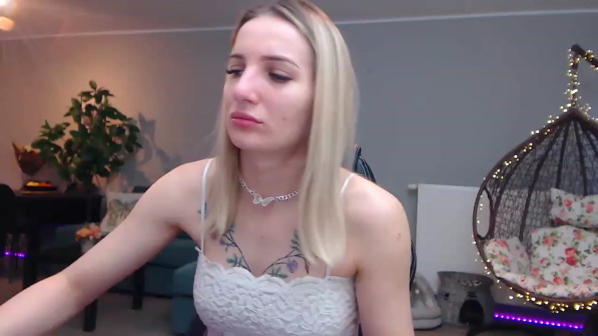 Gallery image thumbnail from KhalessiST's myfreecams stream on, 02/26/2023, 08:59 image 3 of 20