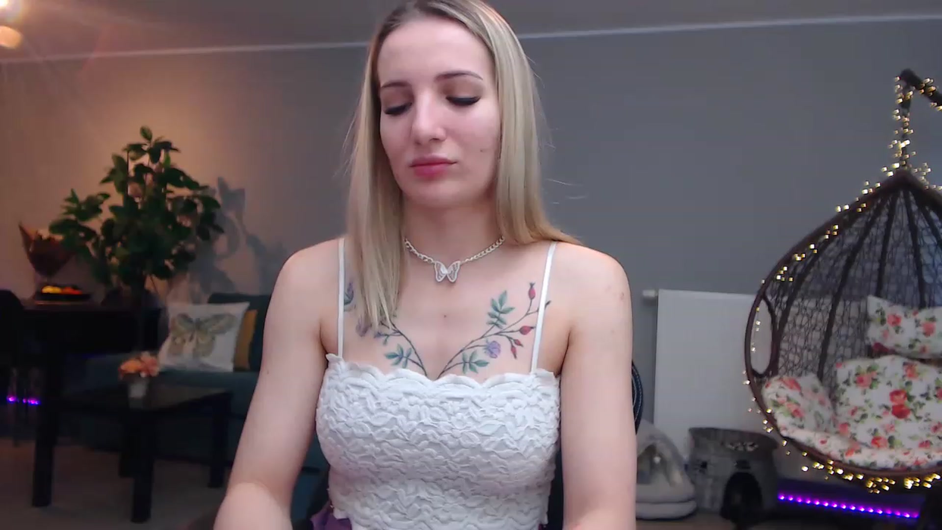 Gallery image thumbnail from KhalessiST's myfreecams stream on, 02/26/2023, 08:59 image 10 of 20