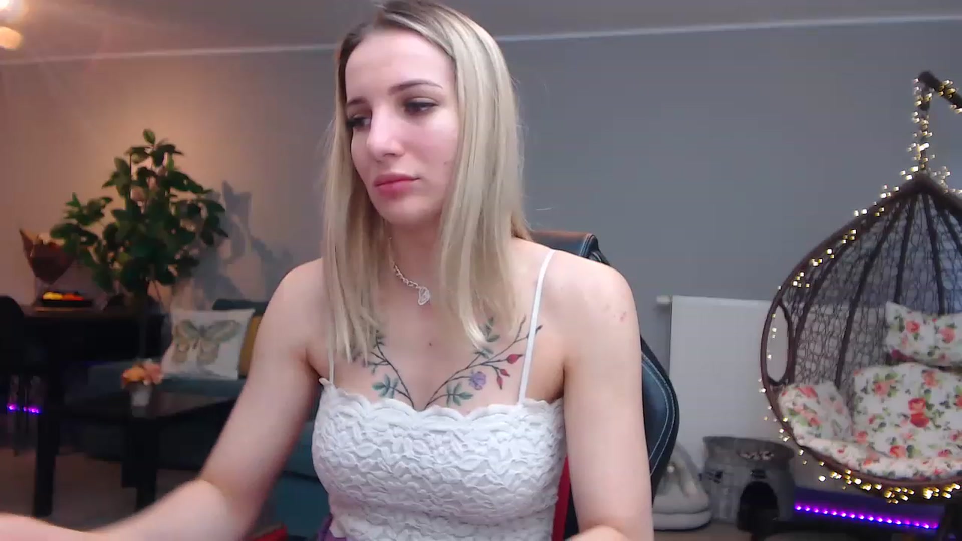 Gallery image thumbnail from KhalessiST's myfreecams stream on, 02/26/2023, 08:59 image 13 of 20