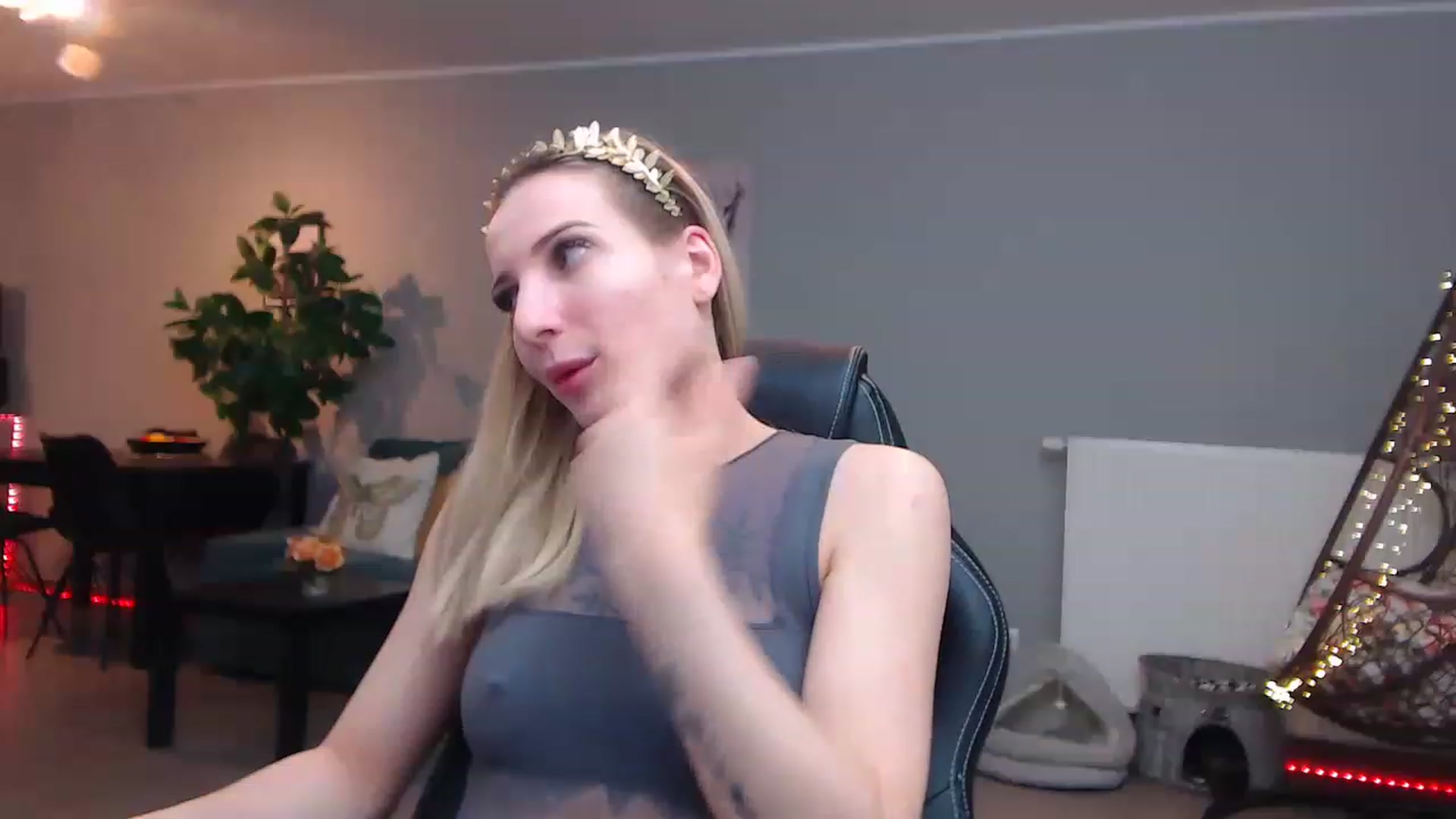 Gallery image thumbnail from KhalessiST's myfreecams stream on, 03/05/2023, 09:11 image 3 of 20