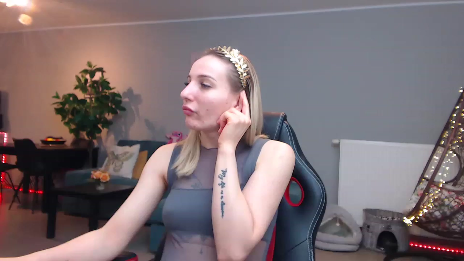 Gallery image thumbnail from KhalessiST's myfreecams stream on, 03/05/2023, 09:11 image 1 of 20