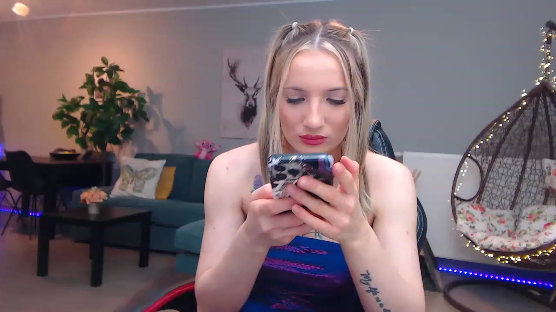 Gallery image thumbnail from KhalessiST's myfreecams stream on, 03/28/2023, 08:16 image 19 of 20