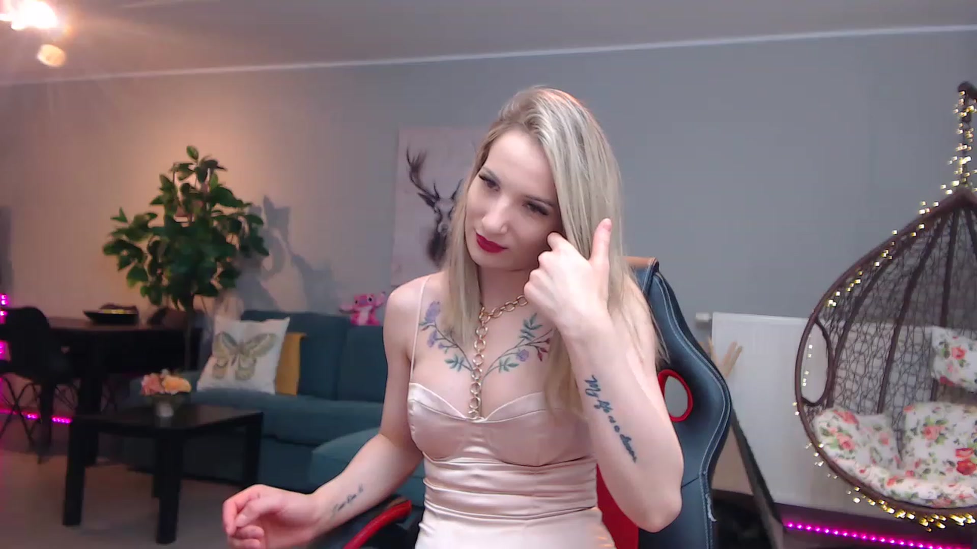 Gallery image thumbnail from KhalessiST's myfreecams stream on, 04/04/2023, 07:40 image 6 of 20