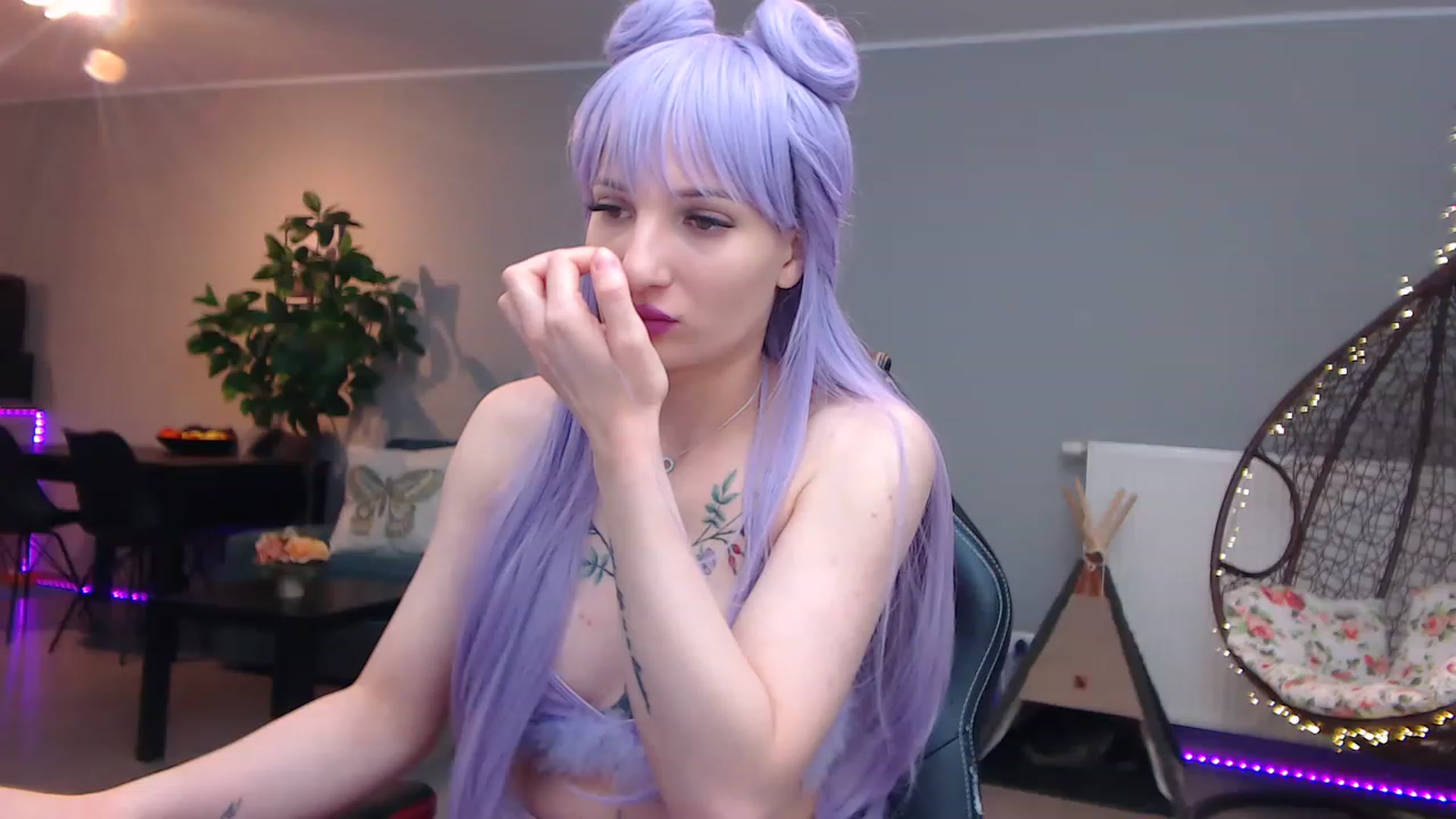 Gallery image thumbnail from KhalessiST's myfreecams stream on, 04/06/2023, 08:18 image 10 of 20