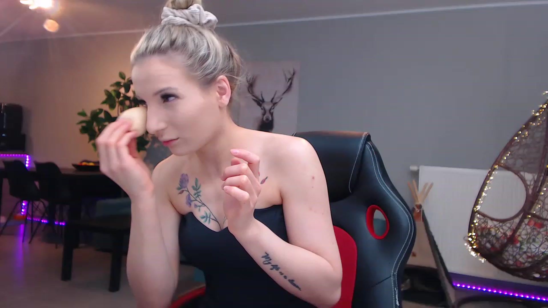 Gallery image thumbnail from KhalessiST's myfreecams stream on, 04/09/2023, 08:11 image 1 of 20