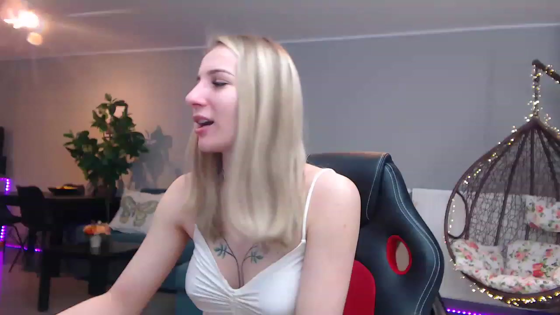 Gallery image thumbnail from KhalessiST's myfreecams stream on, 04/13/2023, 08:10 image 2 of 20