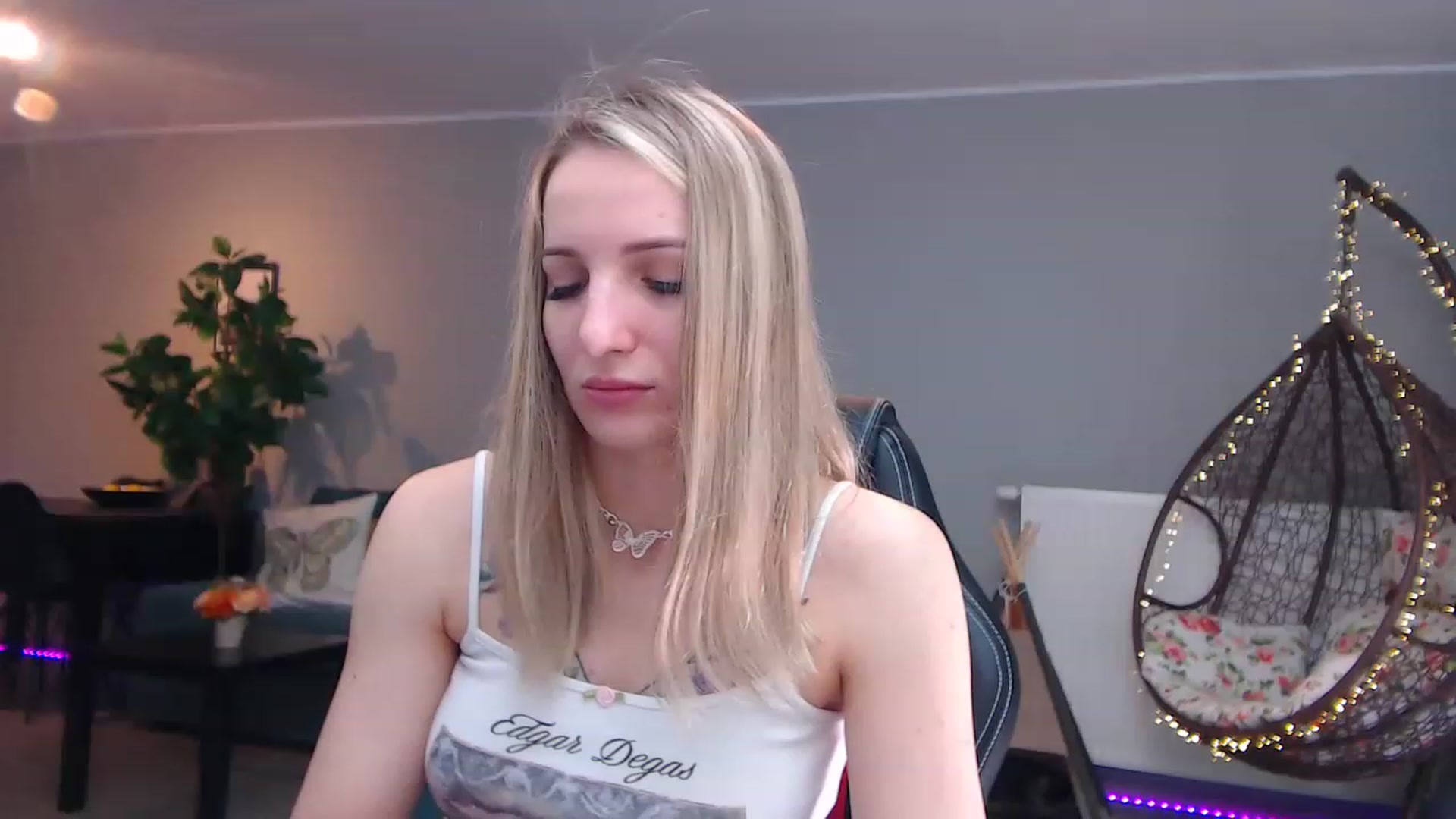 Gallery image thumbnail from KhalessiST's myfreecams stream on, 04/19/2023, 08:54 image 8 of 20