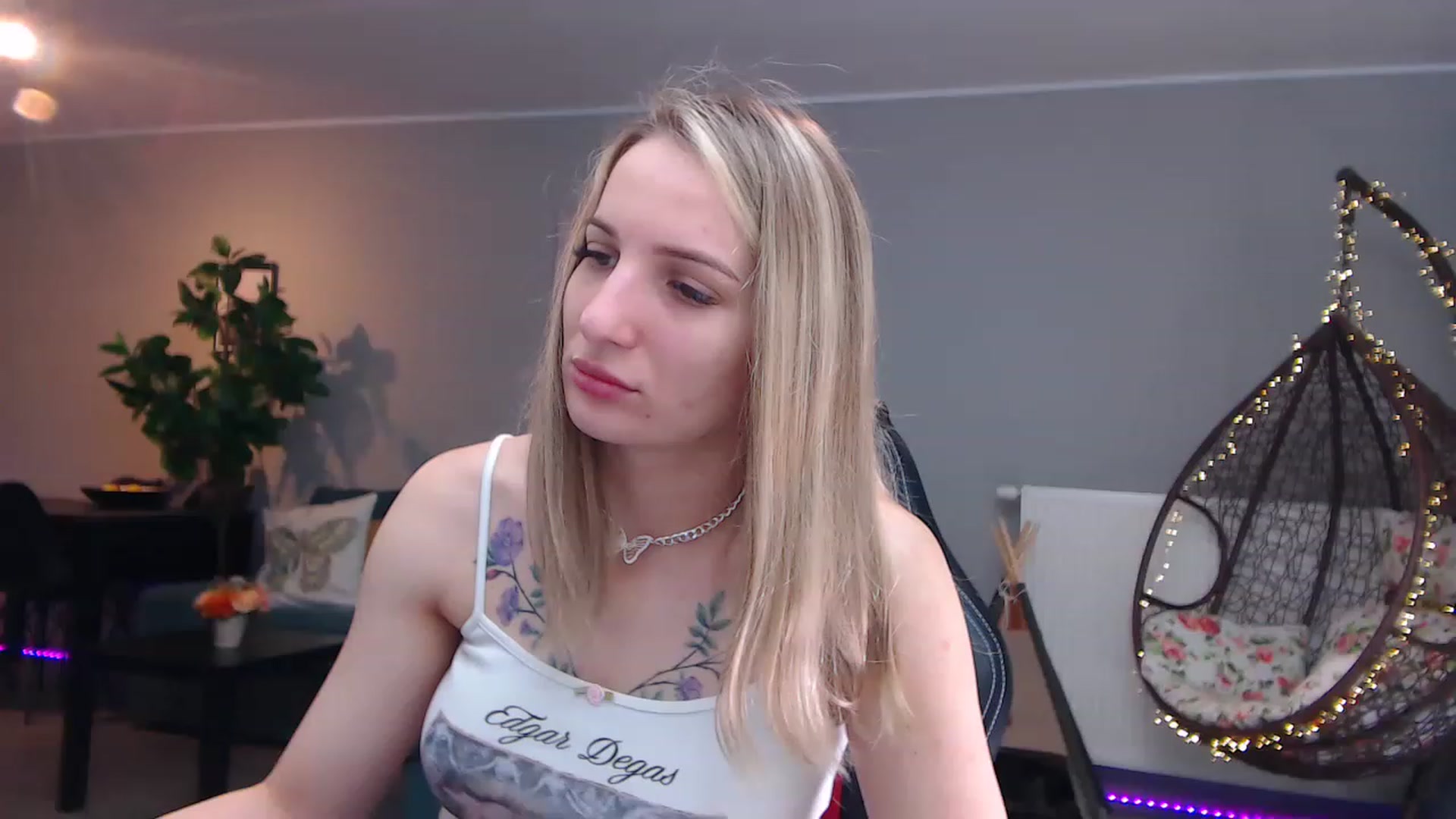 Gallery image thumbnail from KhalessiST's myfreecams stream on, 04/19/2023, 08:54 image 3 of 20