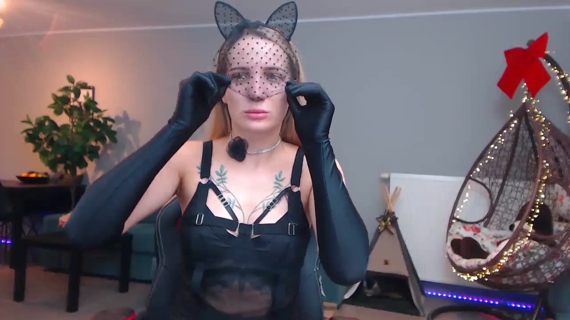Gallery image thumbnail from KhalessiST's myfreecams stream on, 11/06/2023, 09:10 image 2 of 20