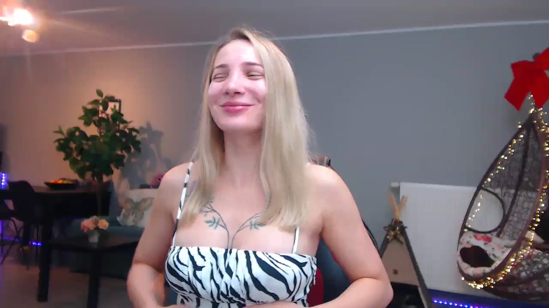 Gallery image thumbnail from KhalessiST's myfreecams stream on, 11/07/2023, 09:15 image 3 of 20