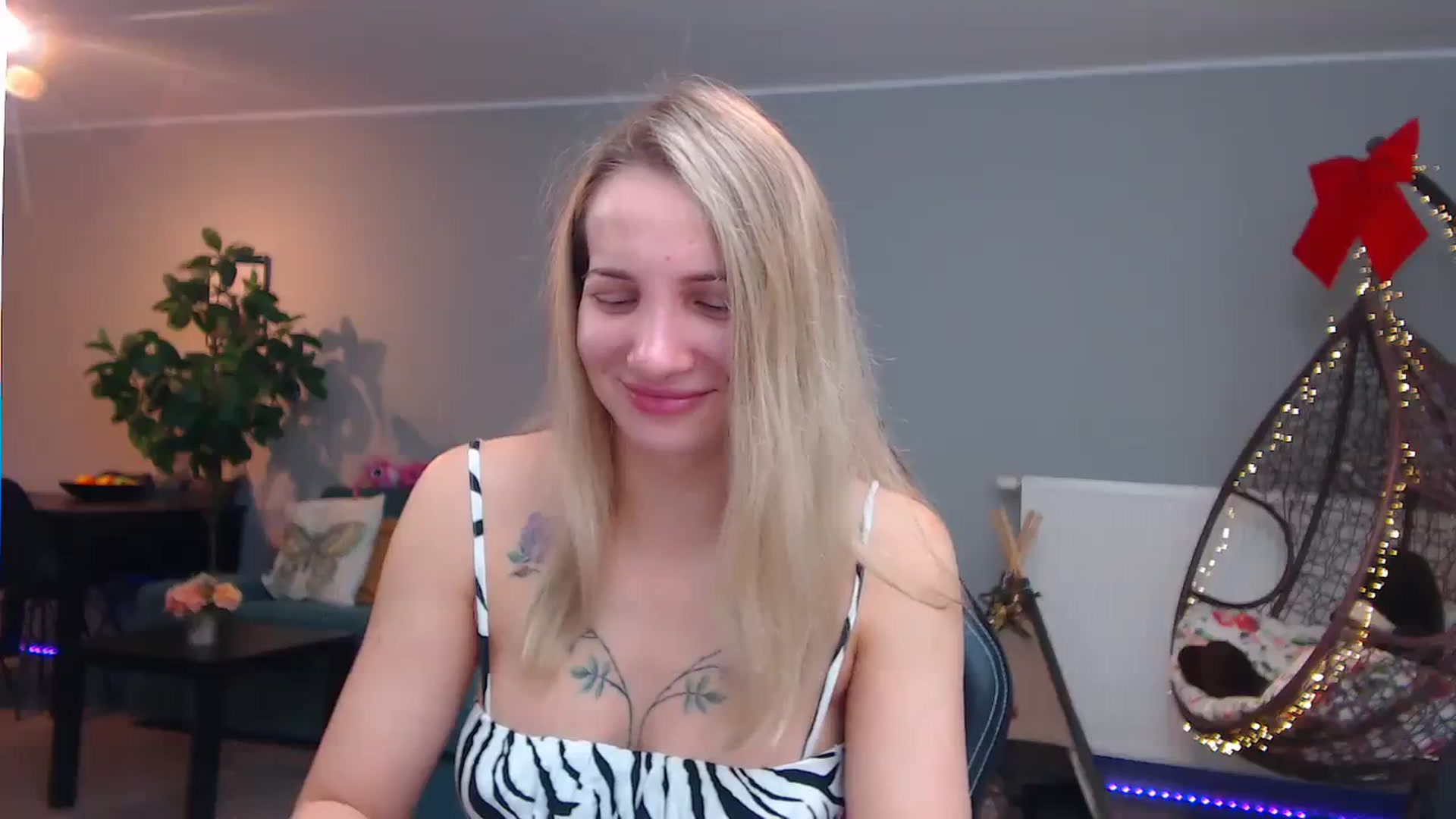 Gallery image thumbnail from KhalessiST's myfreecams stream on, 11/07/2023, 09:15 image 14 of 20