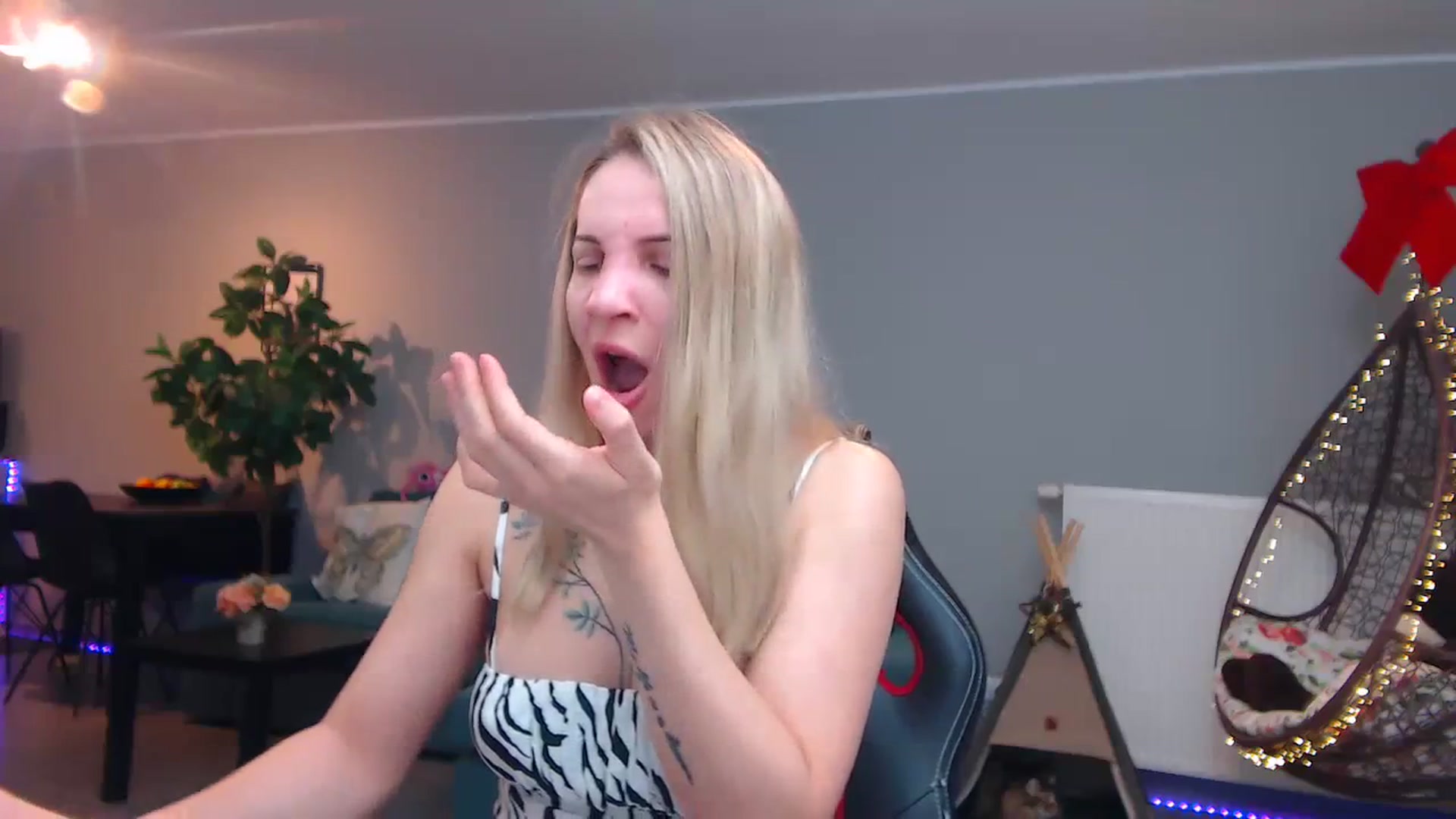 Gallery image thumbnail from KhalessiST's myfreecams stream on, 11/07/2023, 09:15 image 8 of 20