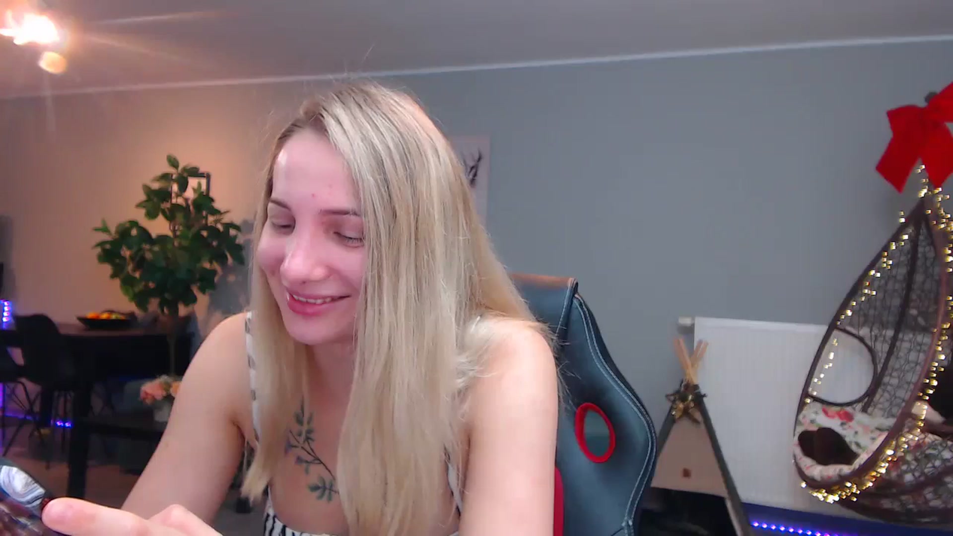Gallery image thumbnail from KhalessiST's myfreecams stream on, 11/07/2023, 09:15 image 6 of 20