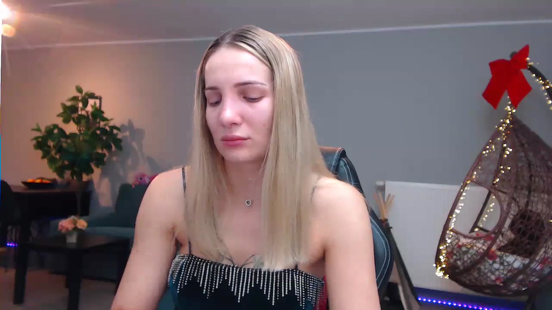 Gallery image thumbnail from KhalessiST's myfreecams stream on, 11/09/2023, 09:05 image 6 of 20