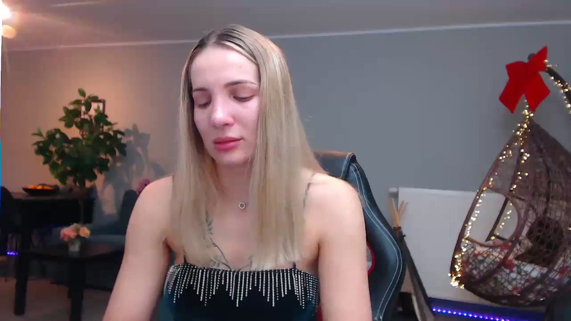 Gallery image thumbnail from KhalessiST's myfreecams stream on, 11/09/2023, 09:05 image 5 of 20