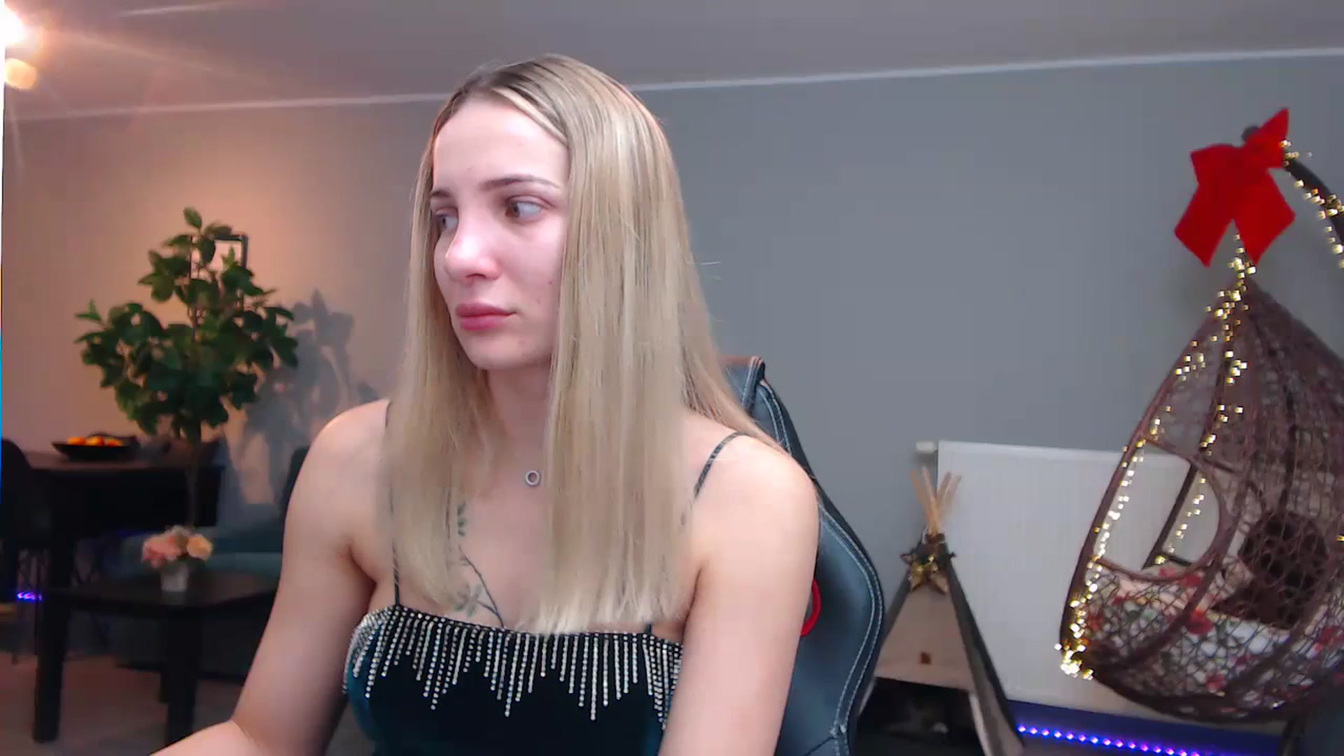 Gallery image thumbnail from KhalessiST's myfreecams stream on, 11/09/2023, 09:05 image 9 of 20