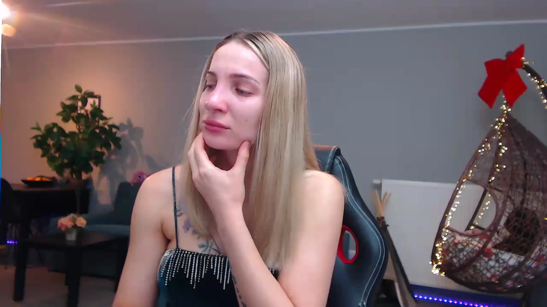 Gallery image thumbnail from KhalessiST's myfreecams stream on, 11/09/2023, 09:05 image 4 of 20