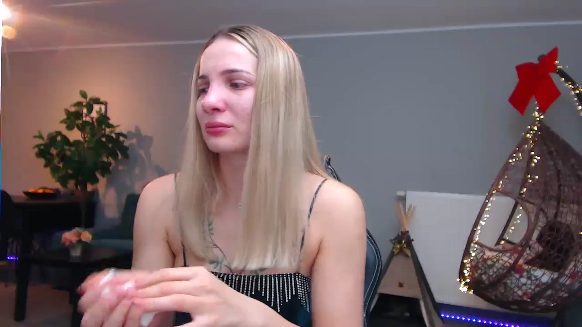 Gallery image thumbnail from KhalessiST's myfreecams stream on, 11/09/2023, 09:05 image 12 of 20