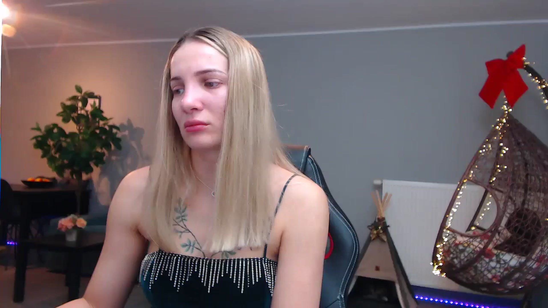 Gallery image thumbnail from KhalessiST's myfreecams stream on, 11/09/2023, 09:05 image 17 of 20