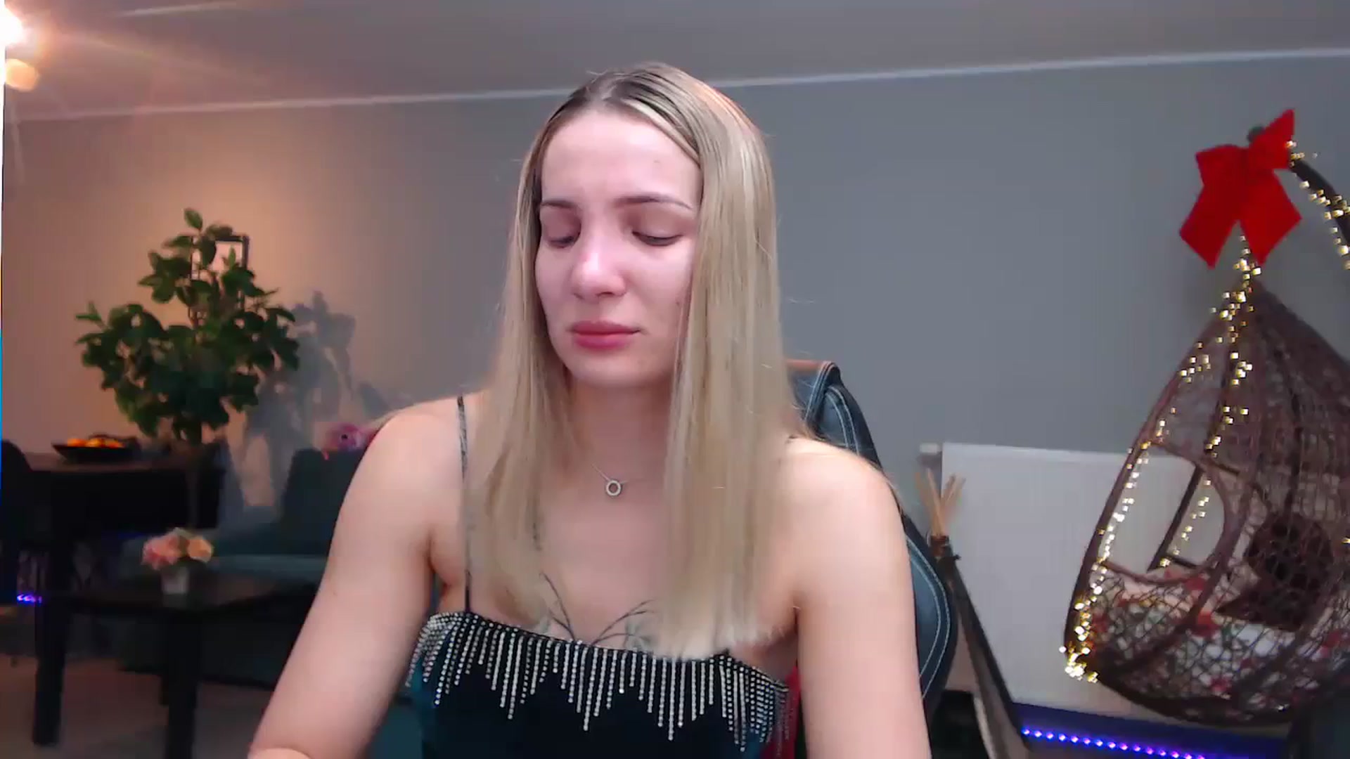 Gallery image thumbnail from KhalessiST's myfreecams stream on, 11/09/2023, 09:05 image 1 of 20