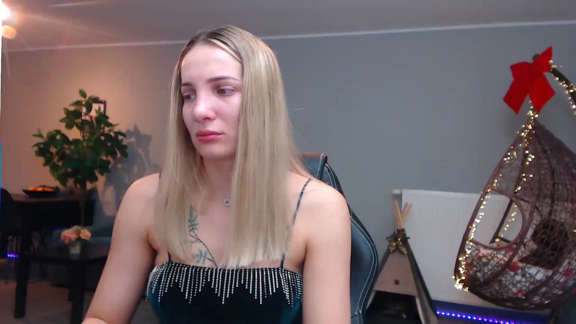 Gallery image thumbnail from KhalessiST's myfreecams stream on, 11/09/2023, 09:05 image 16 of 20