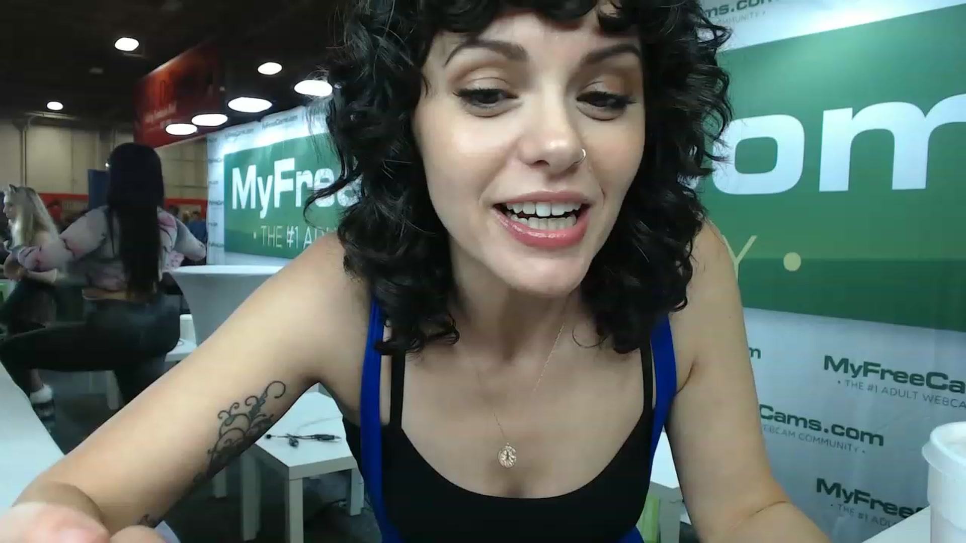 Gallery image thumbnail from KhaliiWilde's myfreecams stream on, 12/03/2022, 22:23 image 20 of 20