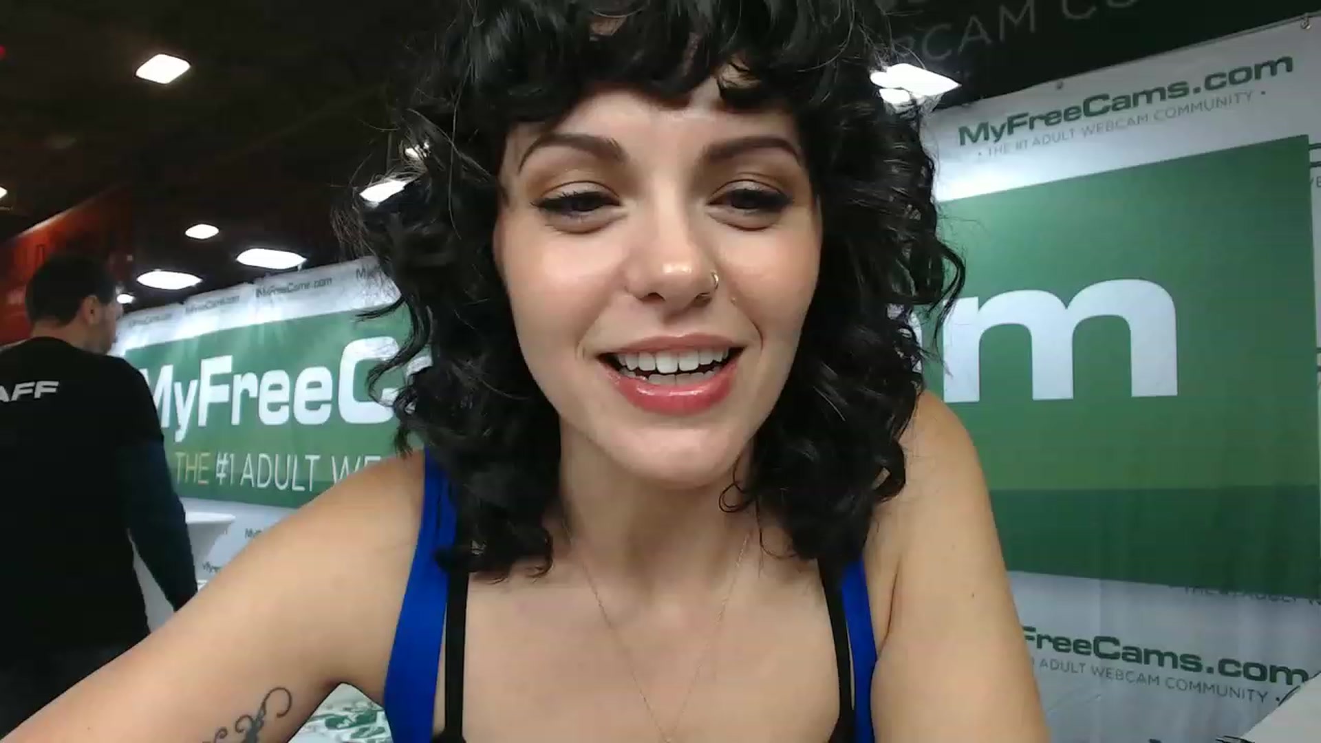 Gallery image thumbnail from KhaliiWilde's myfreecams stream on, 12/03/2022, 22:23 image 11 of 20
