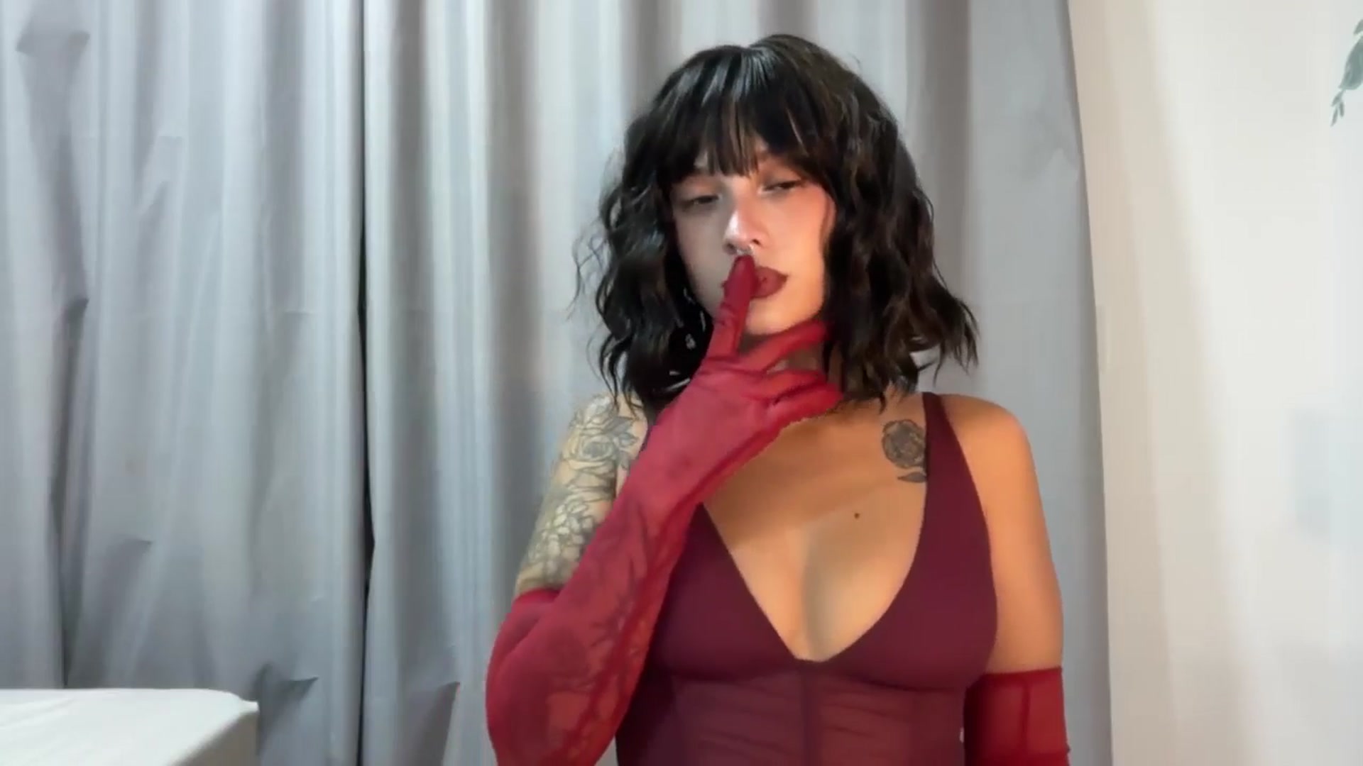 Gallery image thumbnail from Khameleon's myfreecams stream on, 04/12/2026, 03:17 image 2 of 20