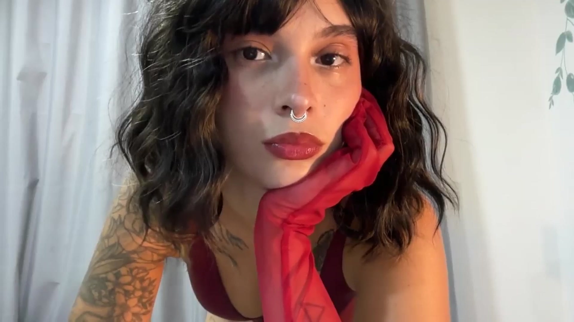 Gallery image thumbnail from Khameleon's myfreecams stream on, 04/12/2026, 03:17 image 19 of 20