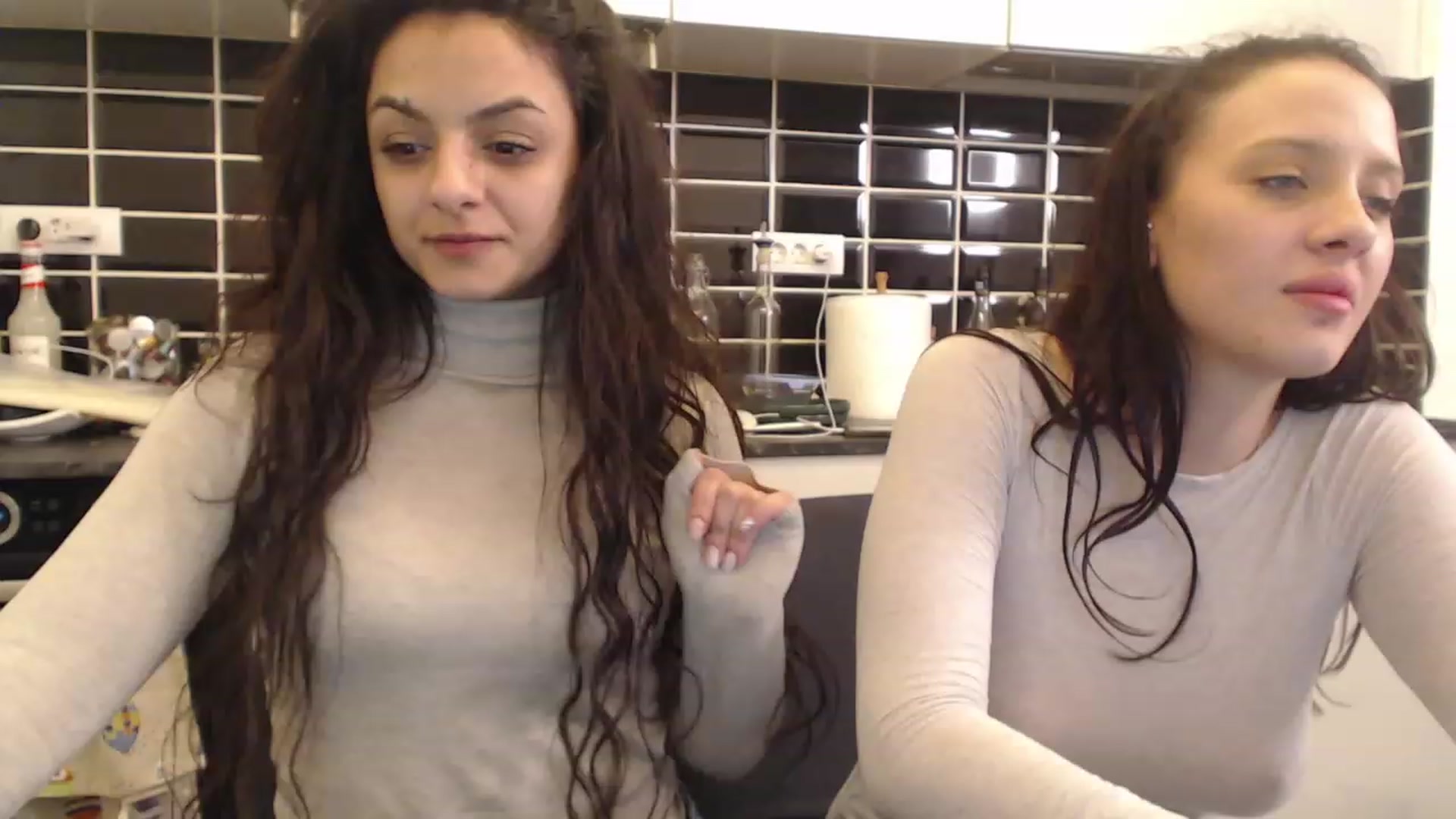 Gallery image thumbnail from Khateee's myfreecams stream on, 12/19/2022, 24:51 image 17 of 20