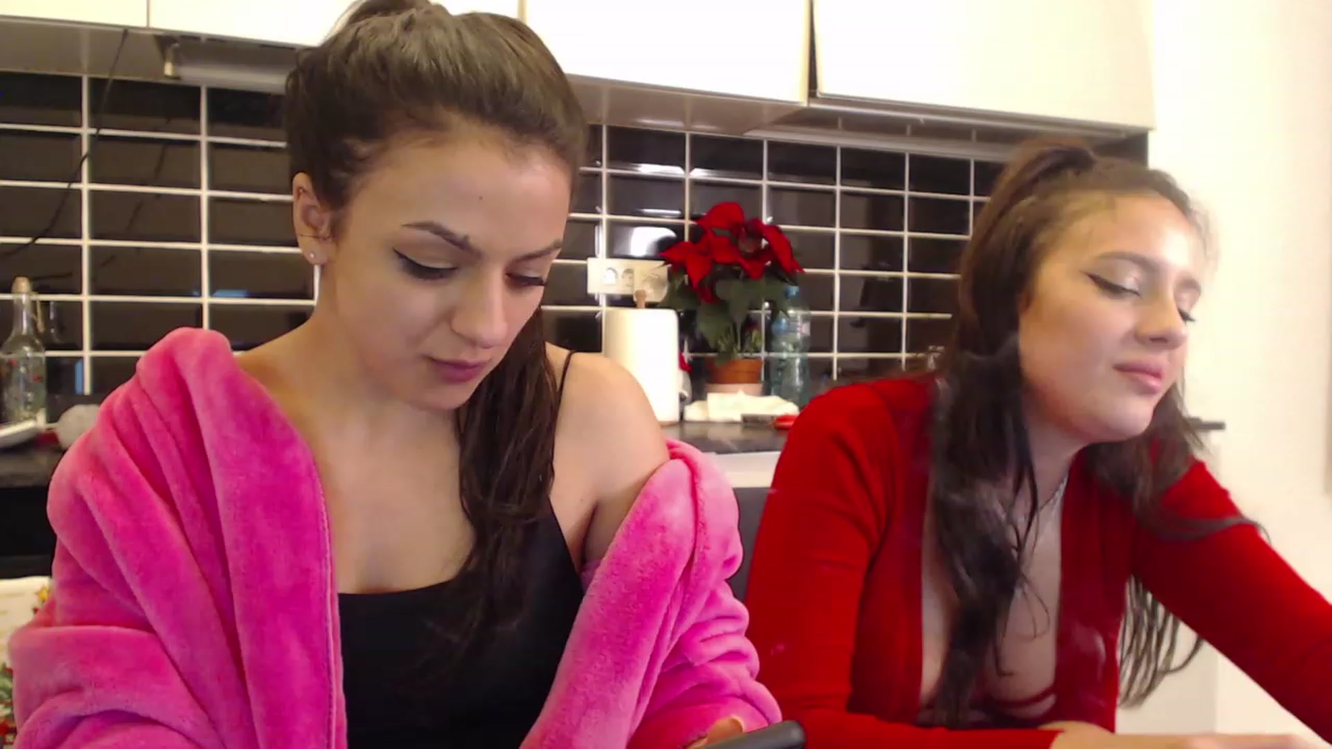 Gallery image thumbnail from Khateee's myfreecams stream on, 12/27/2022, 21:32 image 16 of 20