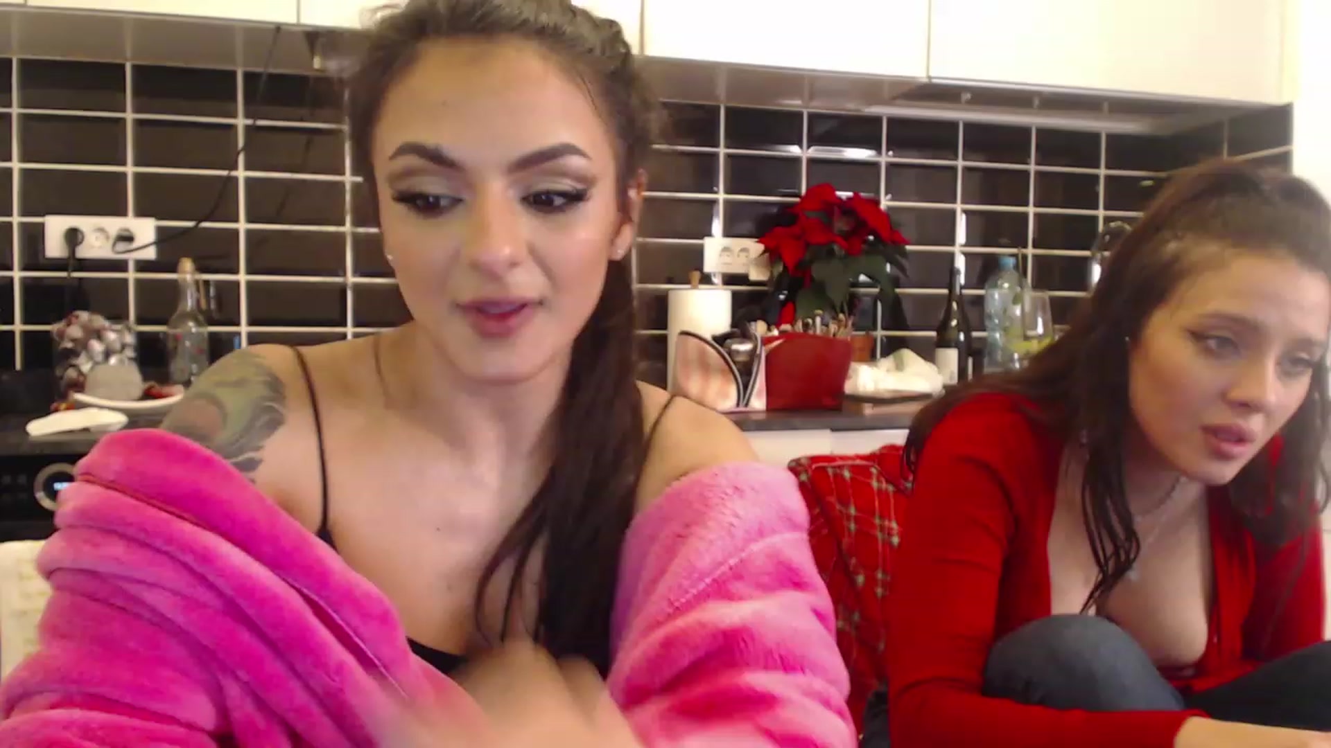 Gallery image thumbnail from Khateee's myfreecams stream on, 12/28/2022, 02:02 image 18 of 20