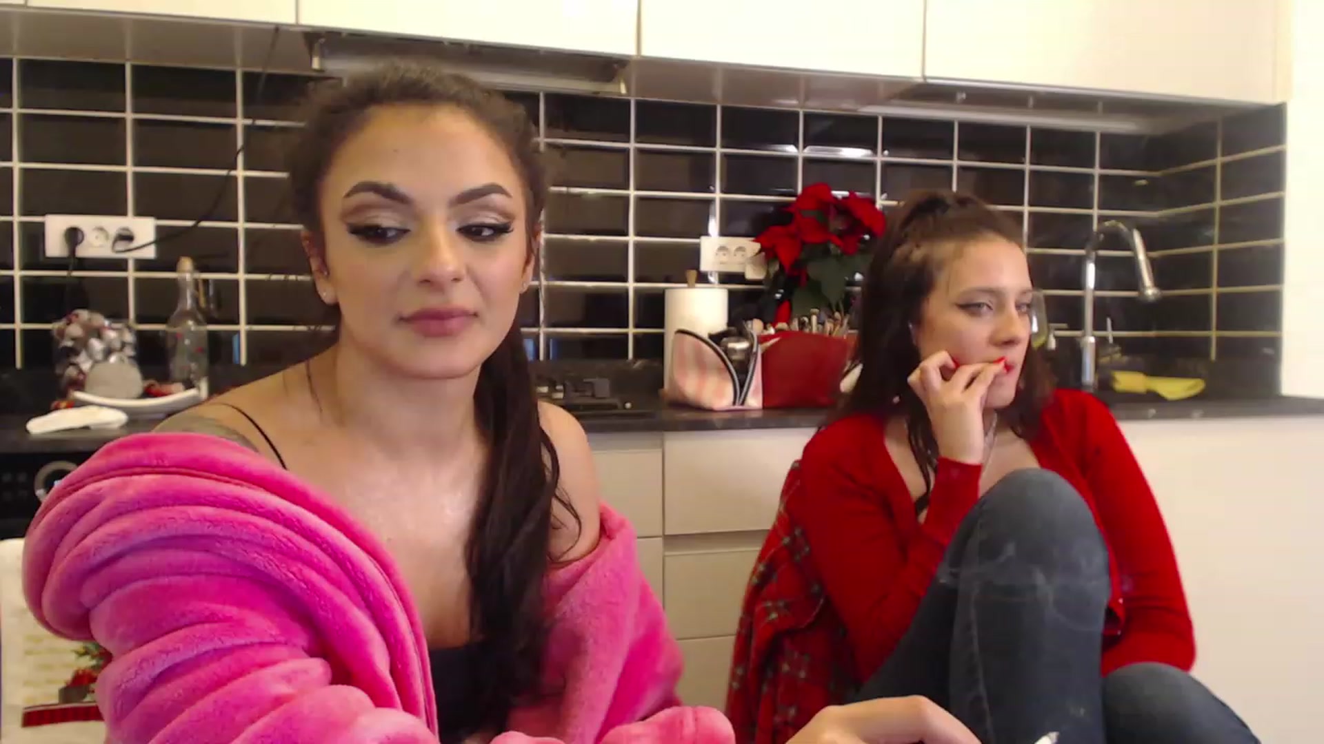 Gallery image thumbnail from Khateee's myfreecams stream on, 12/28/2022, 02:02 image 16 of 20