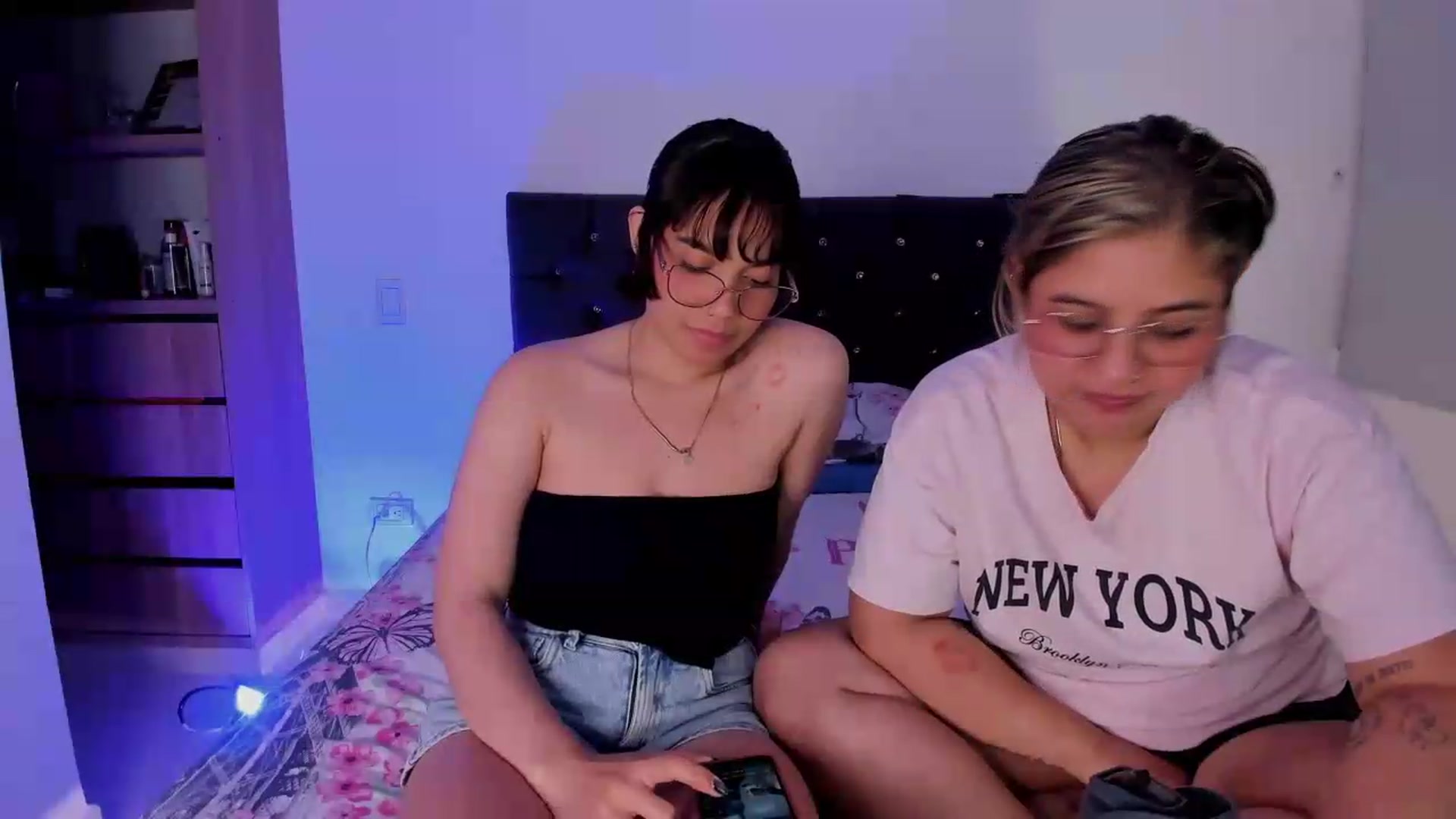 Gallery image thumbnail from Khloe_cute's myfreecams stream on, 08/20/2026, 24:29 image 10 of 20