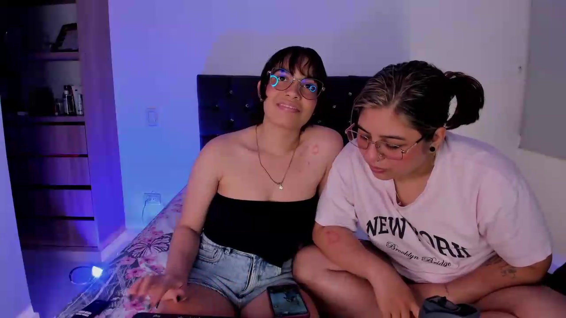 Gallery image thumbnail from Khloe_cute's myfreecams stream on, 08/20/2026, 24:29 image 3 of 20