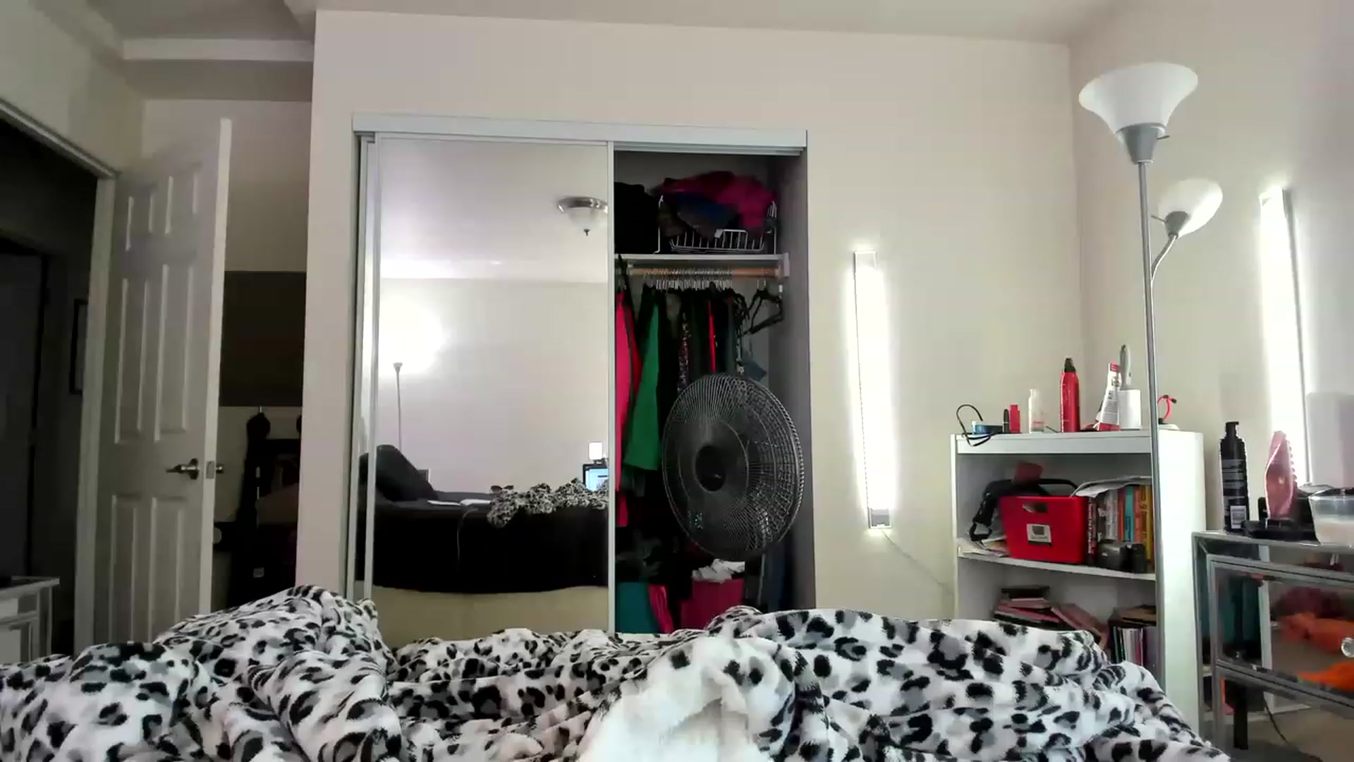 Gallery image thumbnail from Khloee's myfreecams stream on, 05/13/2023, 23:46 image 15 of 20