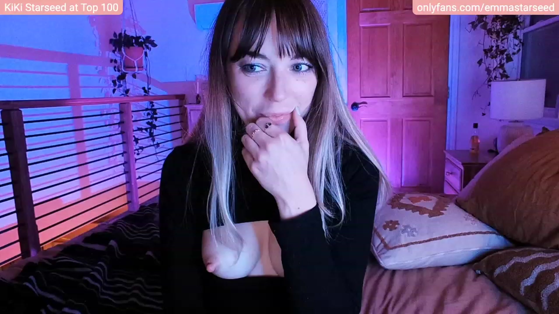 Gallery image thumbnail from KiKiStarseed's myfreecams stream on, 05/01/2023, 05:17 image 5 of 20