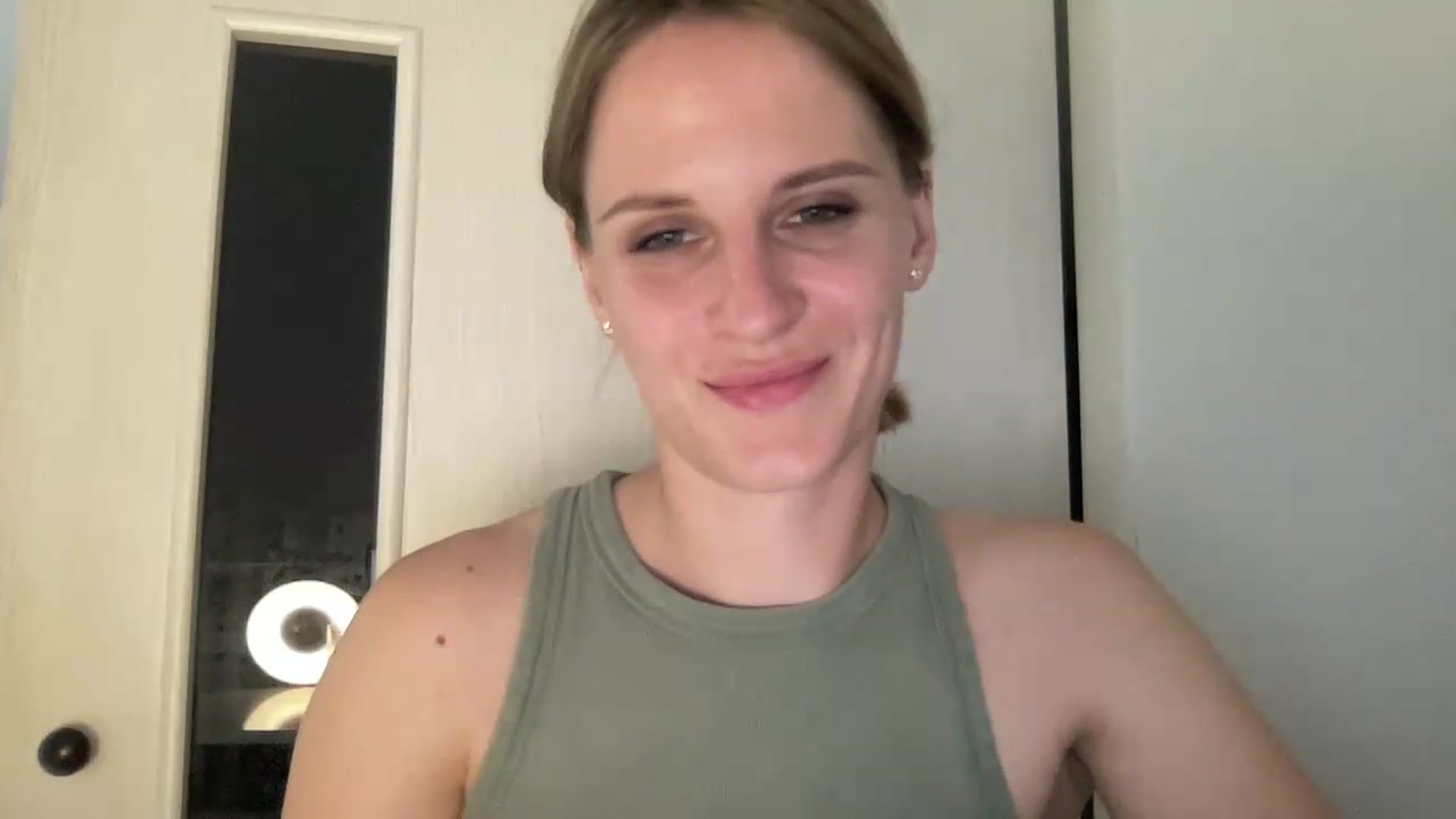 Gallery image thumbnail from KiaraBloom's myfreecams stream on, 08/17/2026, 17:30 image 15 of 20