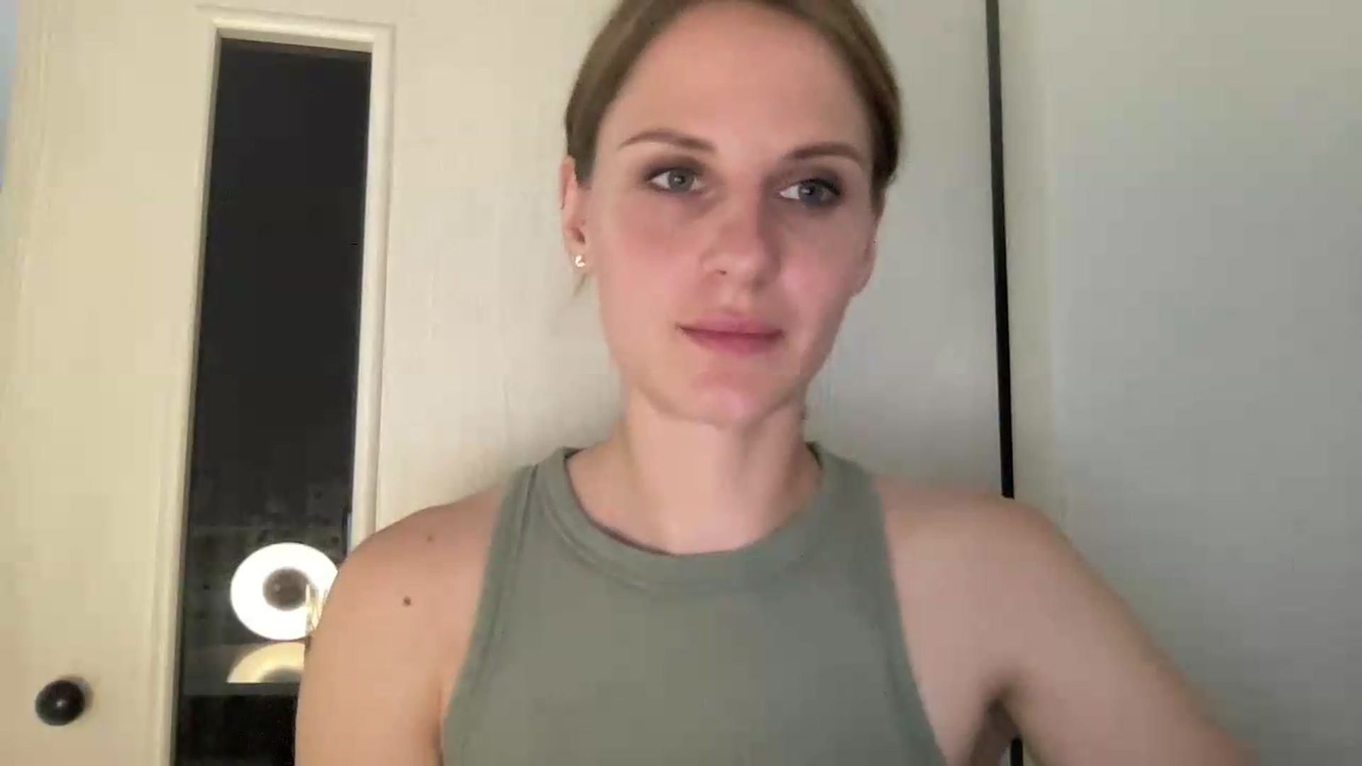 Gallery image thumbnail from KiaraBloom's myfreecams stream on, 08/17/2026, 17:30 image 5 of 20