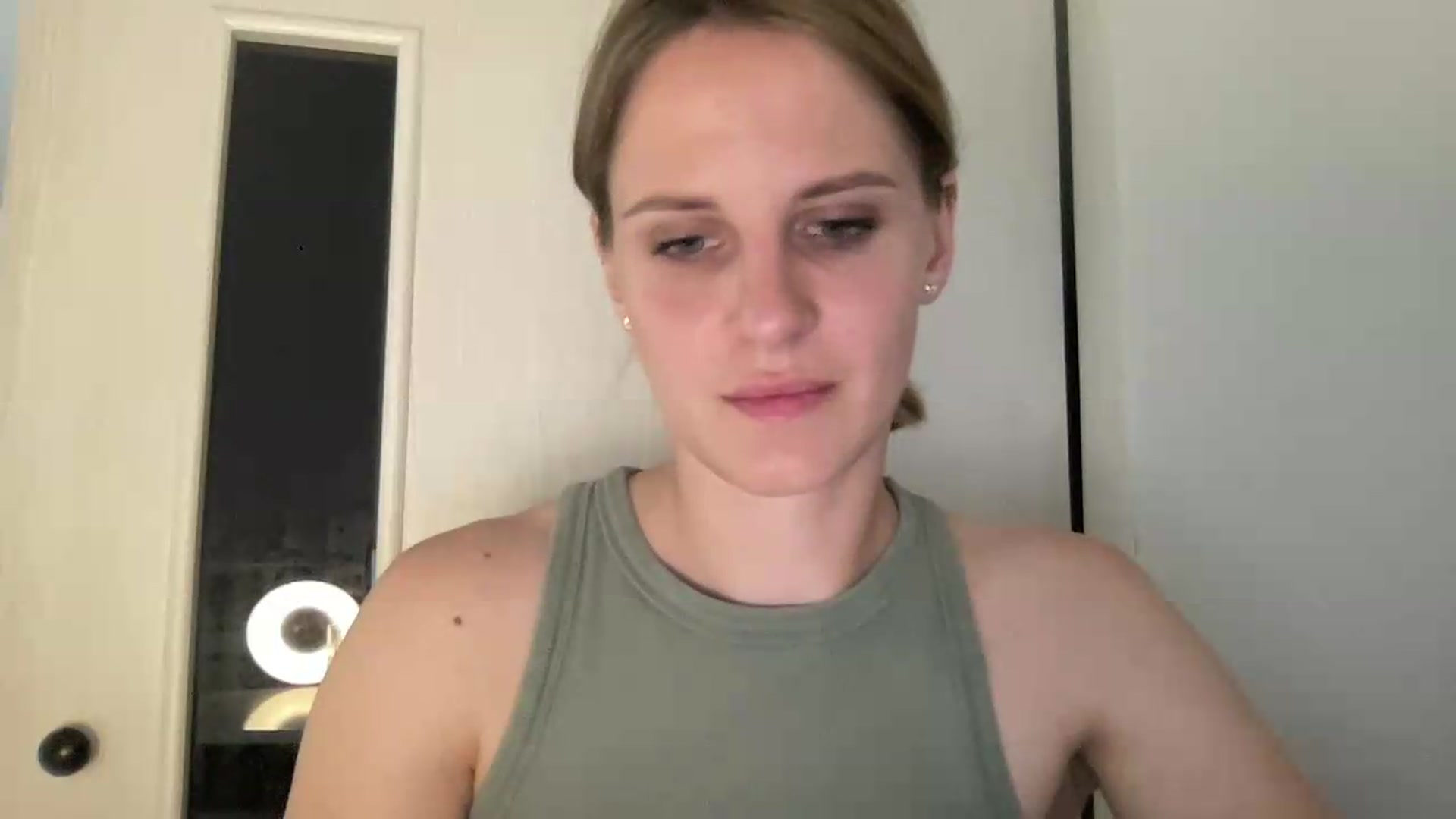 Gallery image thumbnail from KiaraBloom's myfreecams stream on, 08/17/2026, 17:30 image 7 of 20