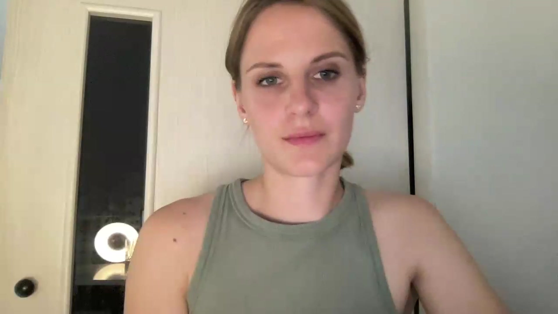 Gallery image thumbnail from KiaraBloom's myfreecams stream on, 08/17/2026, 17:30 image 18 of 20