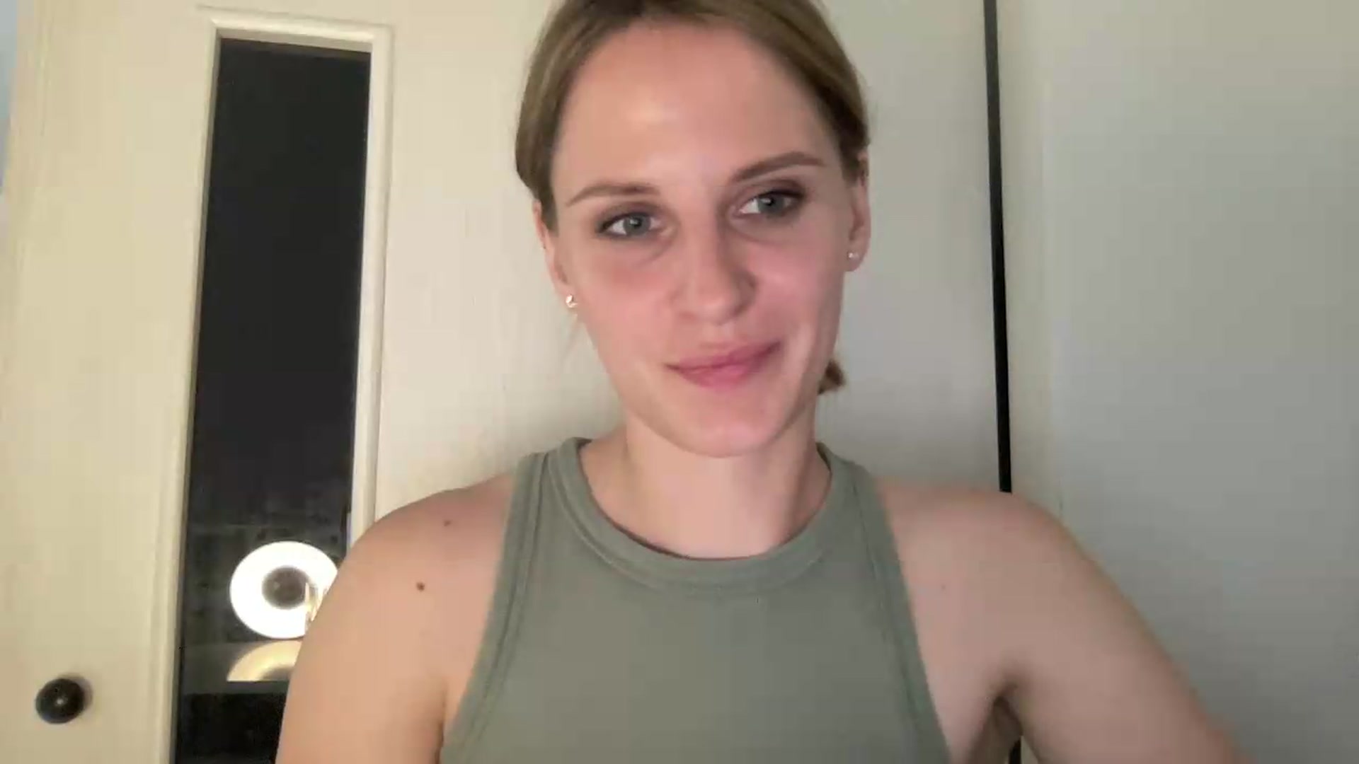 Gallery image thumbnail from KiaraBloom's myfreecams stream on, 08/17/2026, 17:30 image 8 of 20