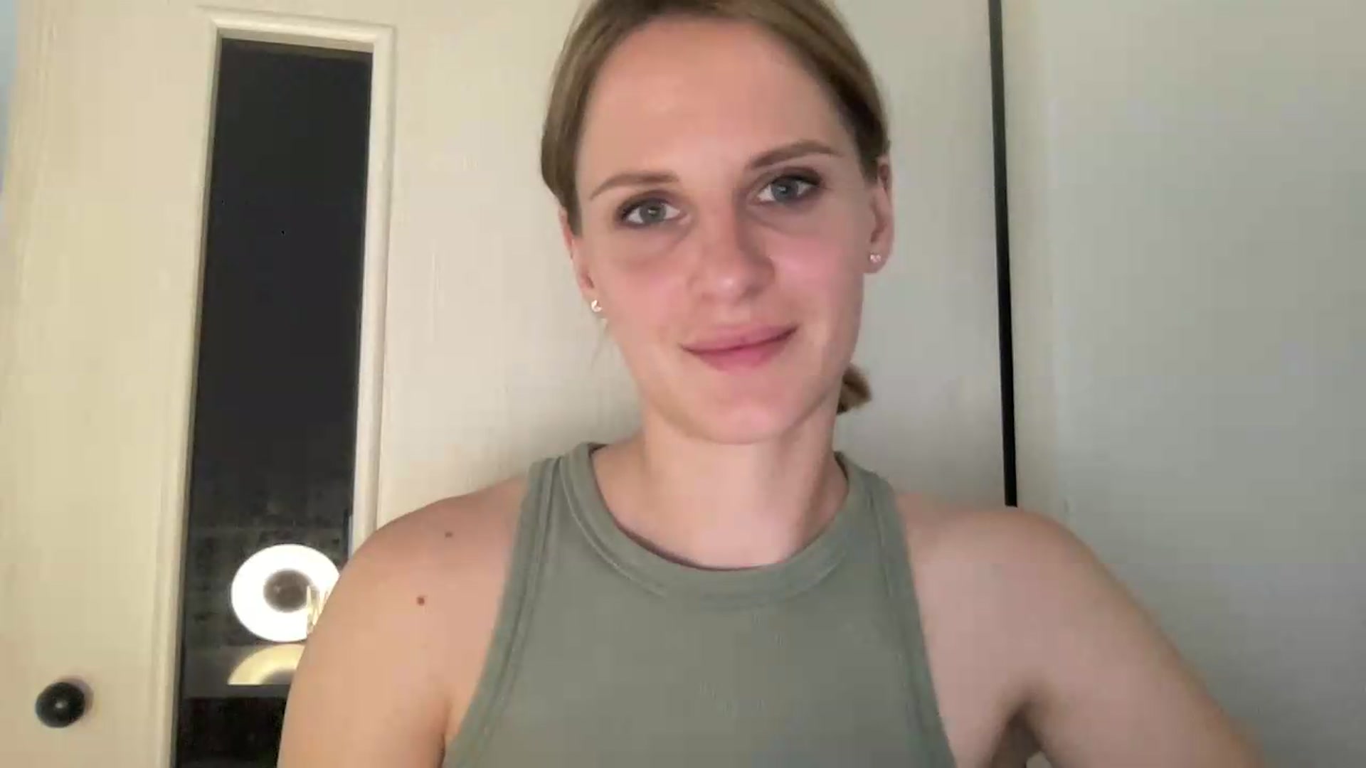 Gallery image thumbnail from KiaraBloom's myfreecams stream on, 08/17/2026, 17:30 image 3 of 20